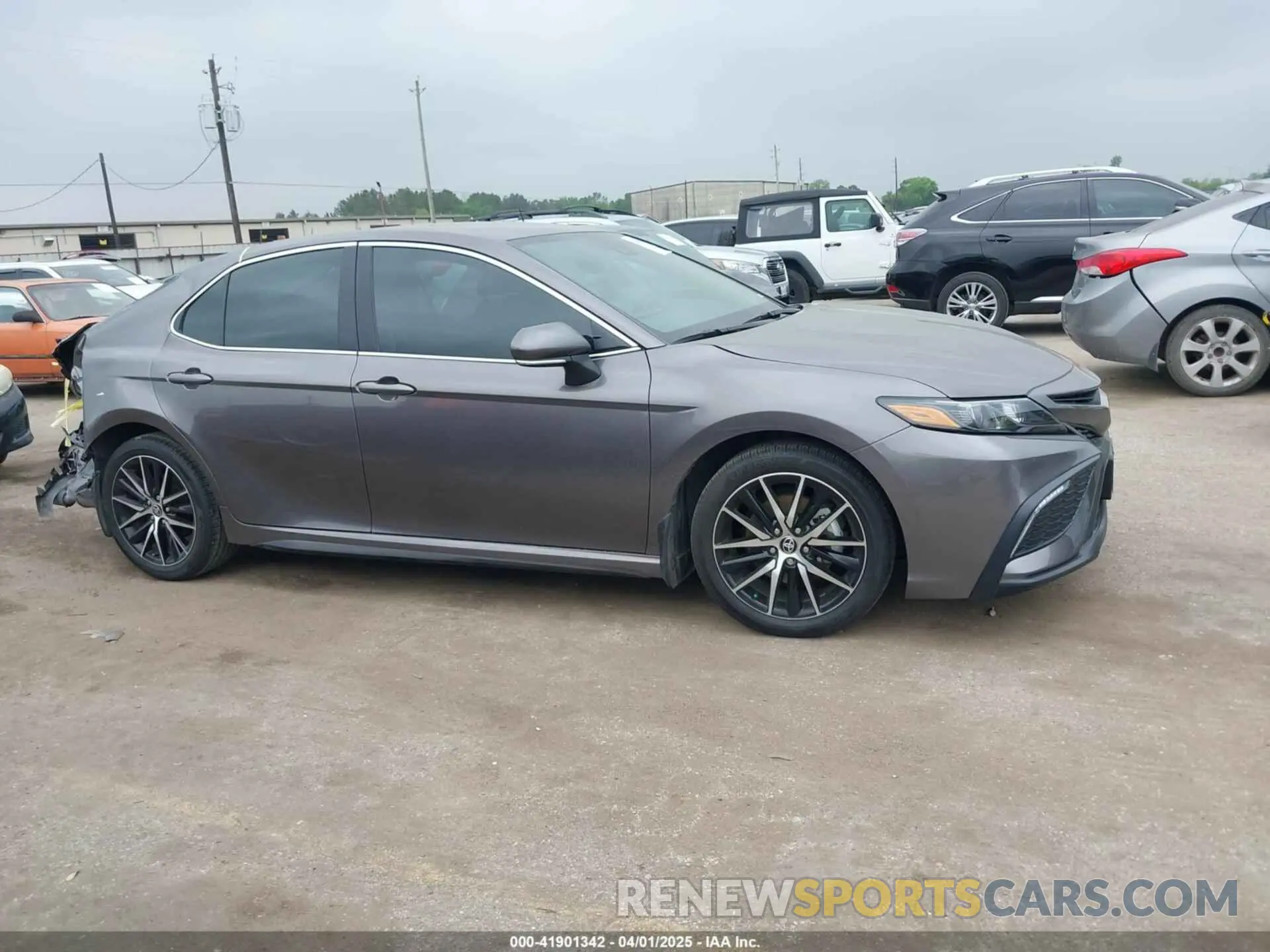 13 fotografías del automóvil dañado 4T1G11AK2PU835050 TOYOTA CAMRY 2023