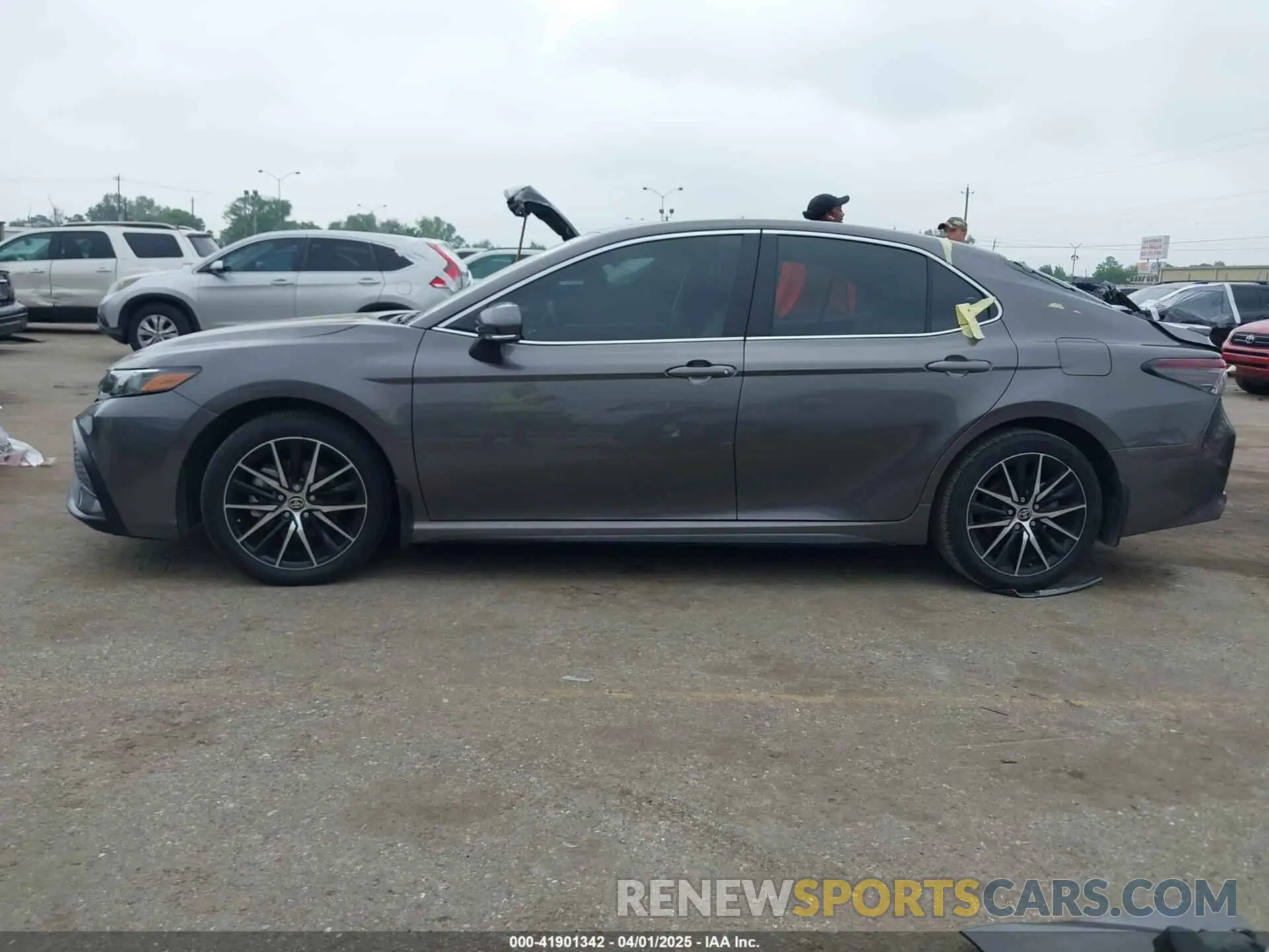 14 fotografías del automóvil dañado 4T1G11AK2PU835050 TOYOTA CAMRY 2023
