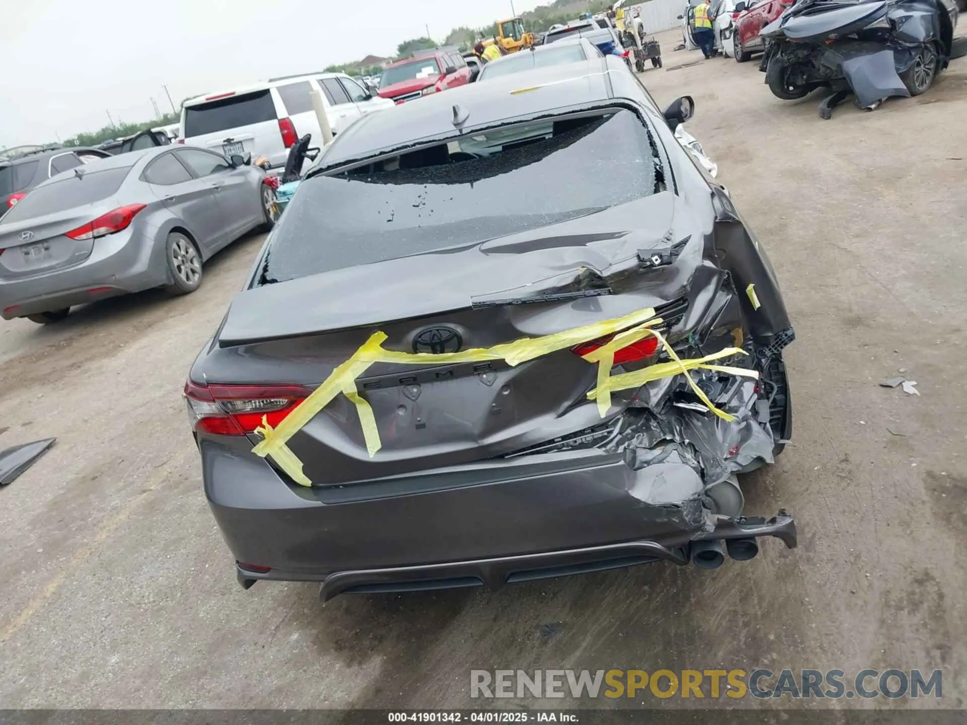 16 fotografías del automóvil dañado 4T1G11AK2PU835050 TOYOTA CAMRY 2023