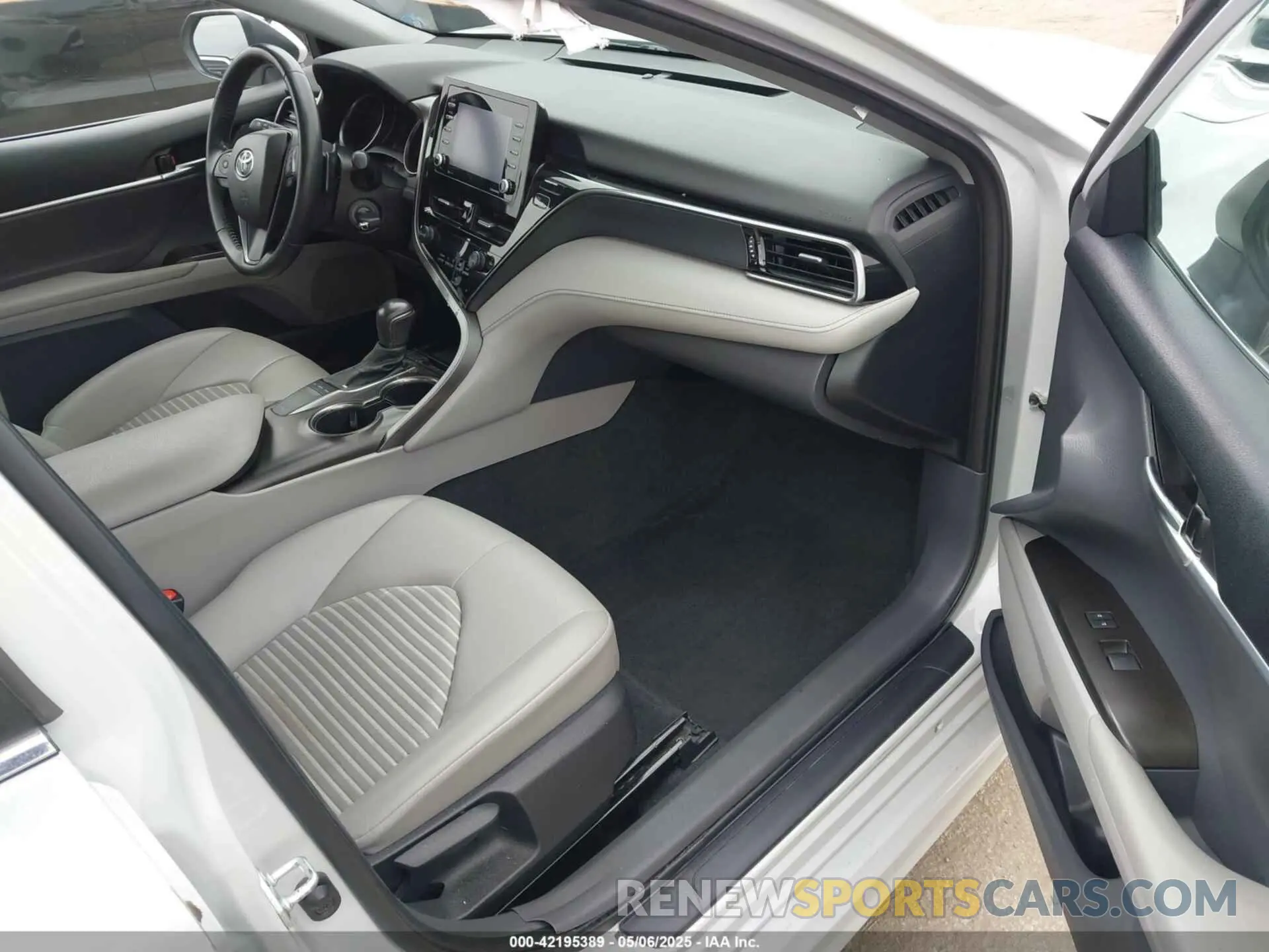 5 fotografías del automóvil dañado 4T1G11AK3PU097324 TOYOTA CAMRY 2023