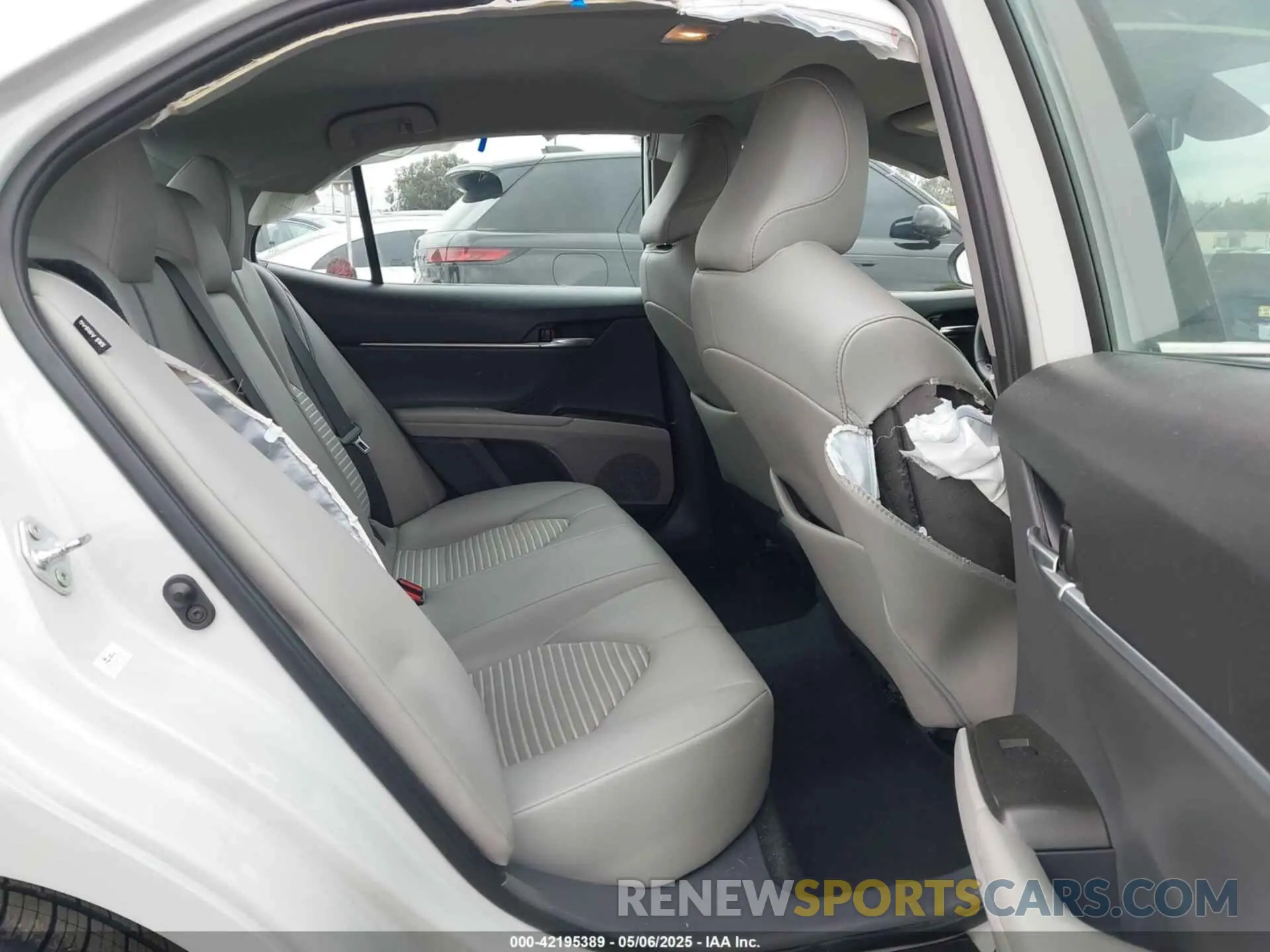 8 fotografías del automóvil dañado 4T1G11AK3PU097324 TOYOTA CAMRY 2023