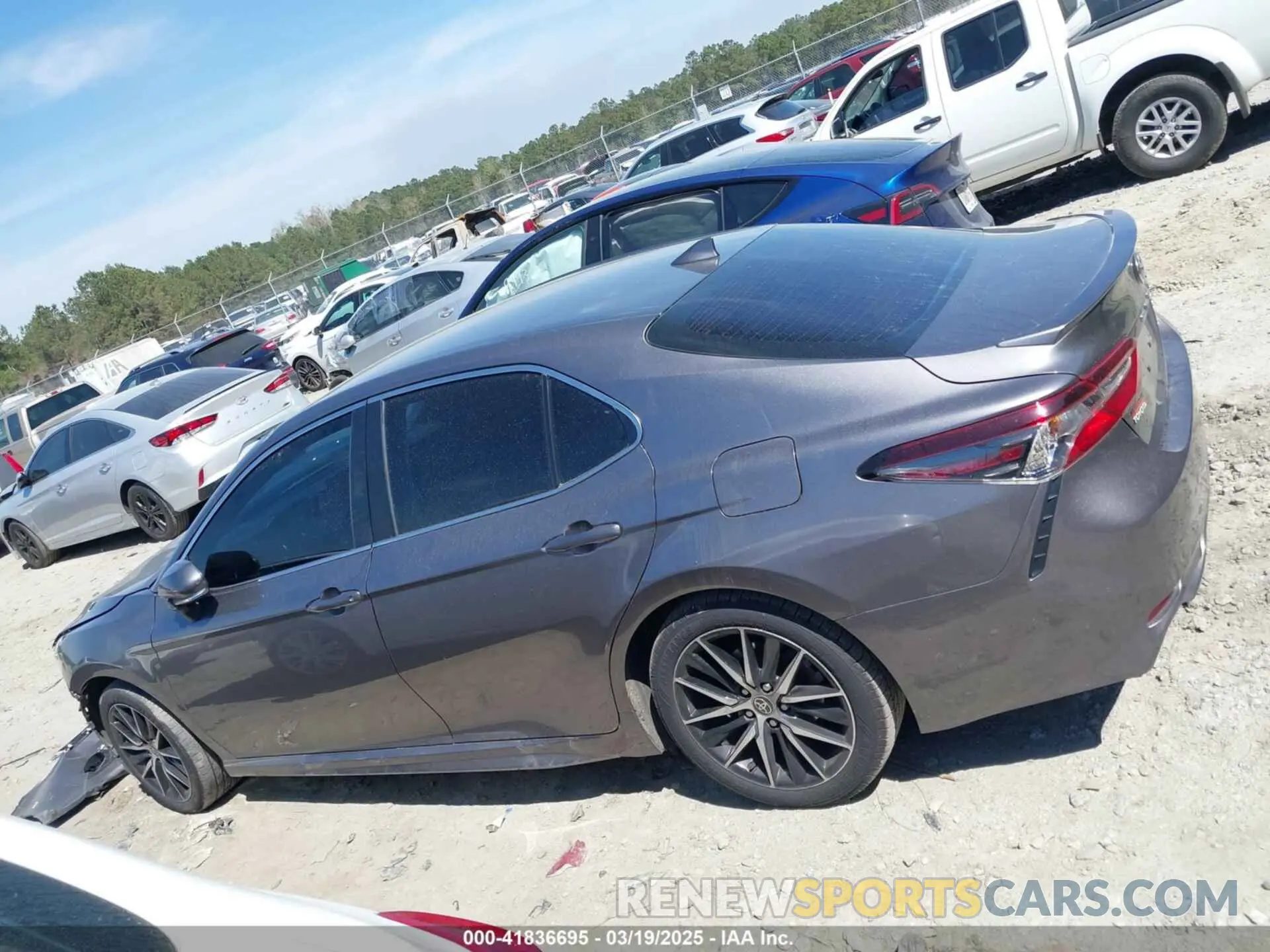 15 fotografías del automóvil dañado 4T1G11AK3PU101131 TOYOTA CAMRY 2023