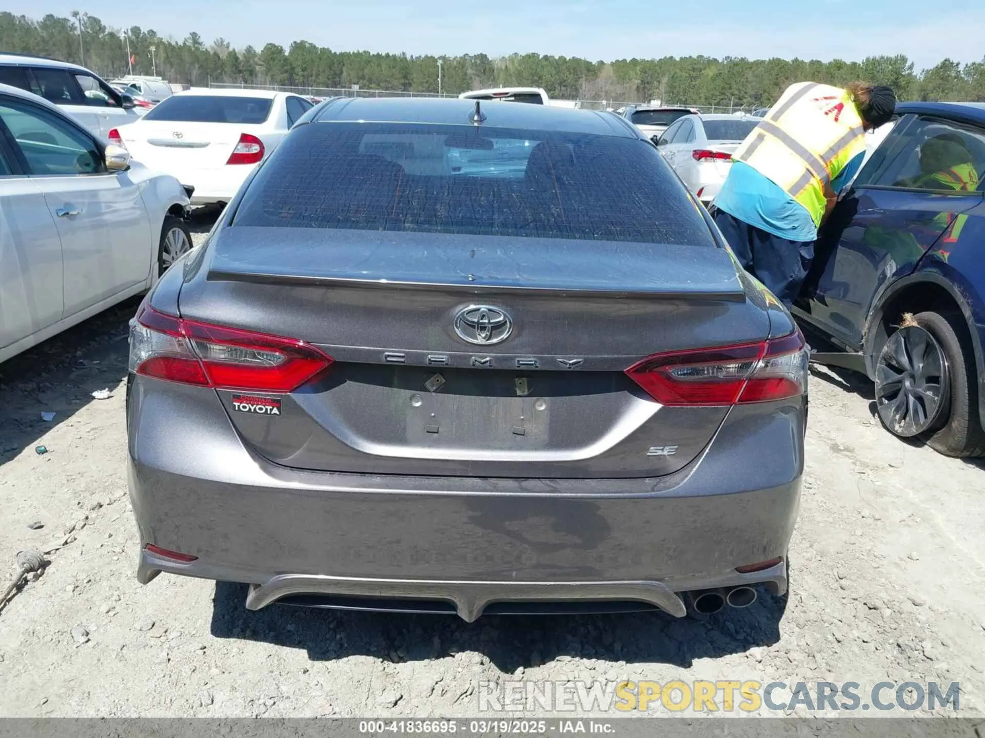 17 fotografías del automóvil dañado 4T1G11AK3PU101131 TOYOTA CAMRY 2023