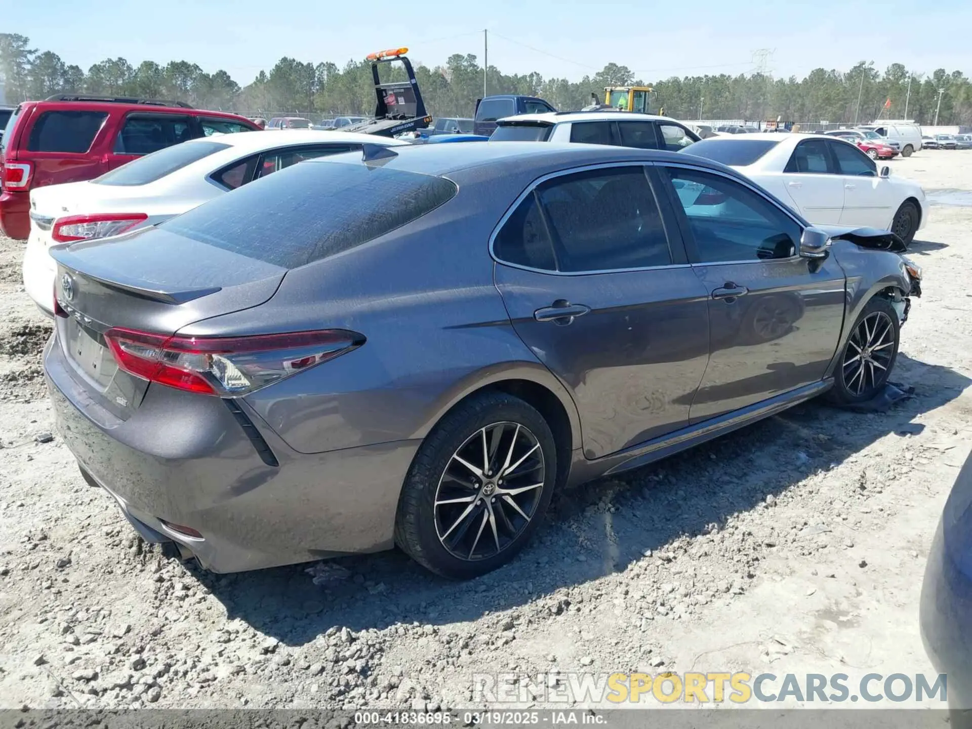 4 fotografías del automóvil dañado 4T1G11AK3PU101131 TOYOTA CAMRY 2023