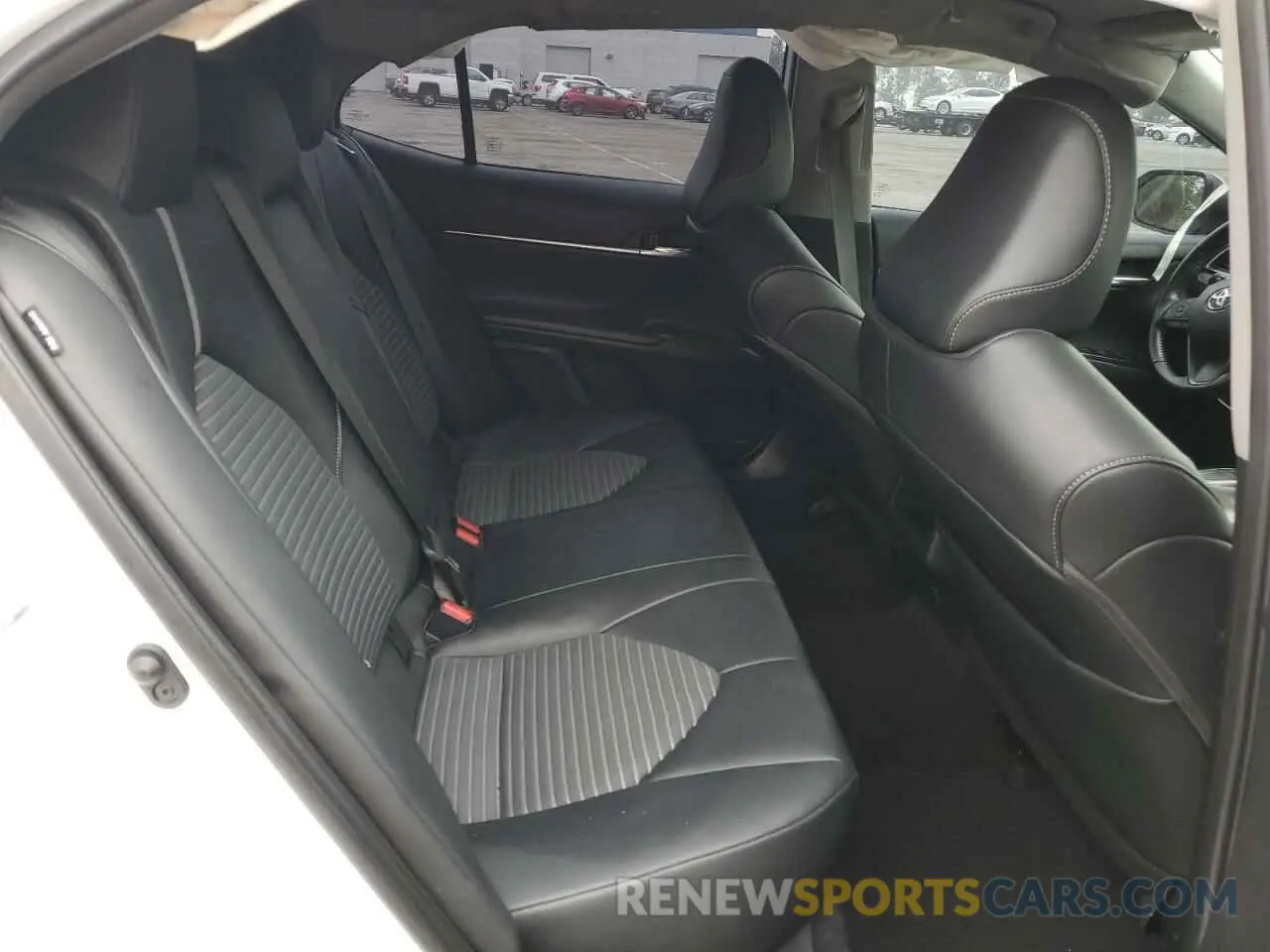 10 fotografías del automóvil dañado 4T1G11AK3PU113070 TOYOTA CAMRY 2023