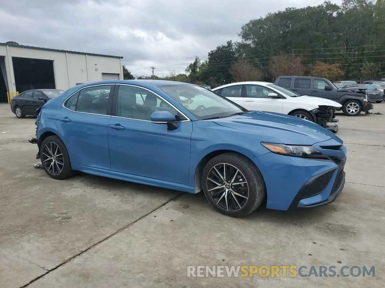 4 fotografías del automóvil dañado 4T1G11AK3PU120682 TOYOTA CAMRY 2023