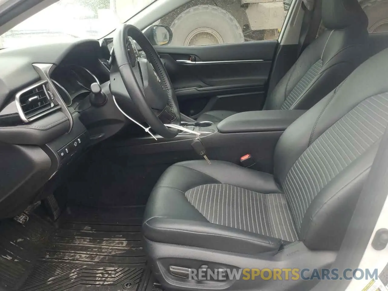 7 fotografías del automóvil dañado 4T1G11AK3PU128006 TOYOTA CAMRY 2023