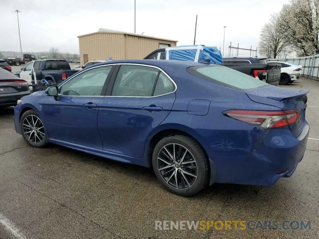 2 fotografías del automóvil dañado 4T1G11AK3PU131181 TOYOTA CAMRY 2023