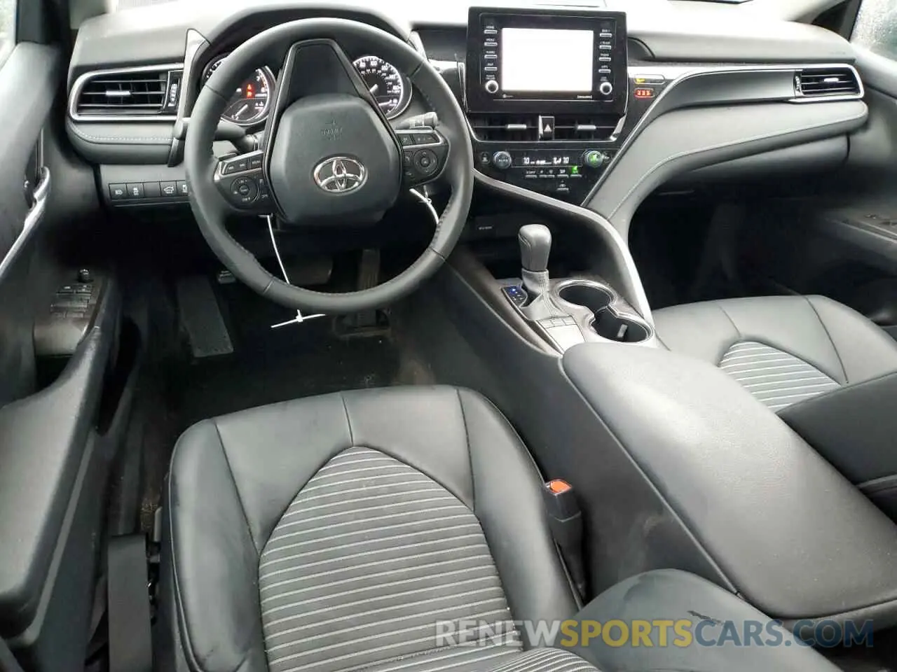 8 fotografías del automóvil dañado 4T1G11AK3PU131181 TOYOTA CAMRY 2023