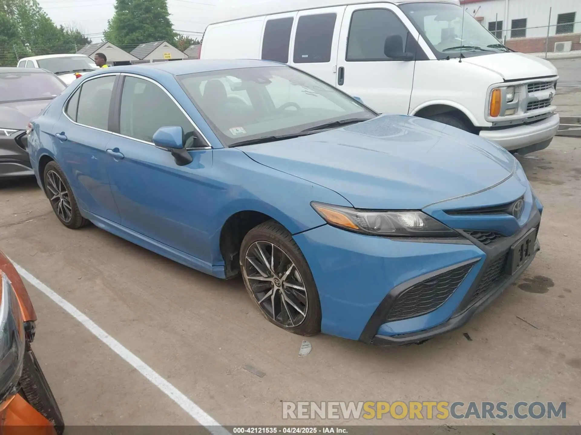13 fotografías del automóvil dañado 4T1G11AK3PU172927 TOYOTA CAMRY 2023