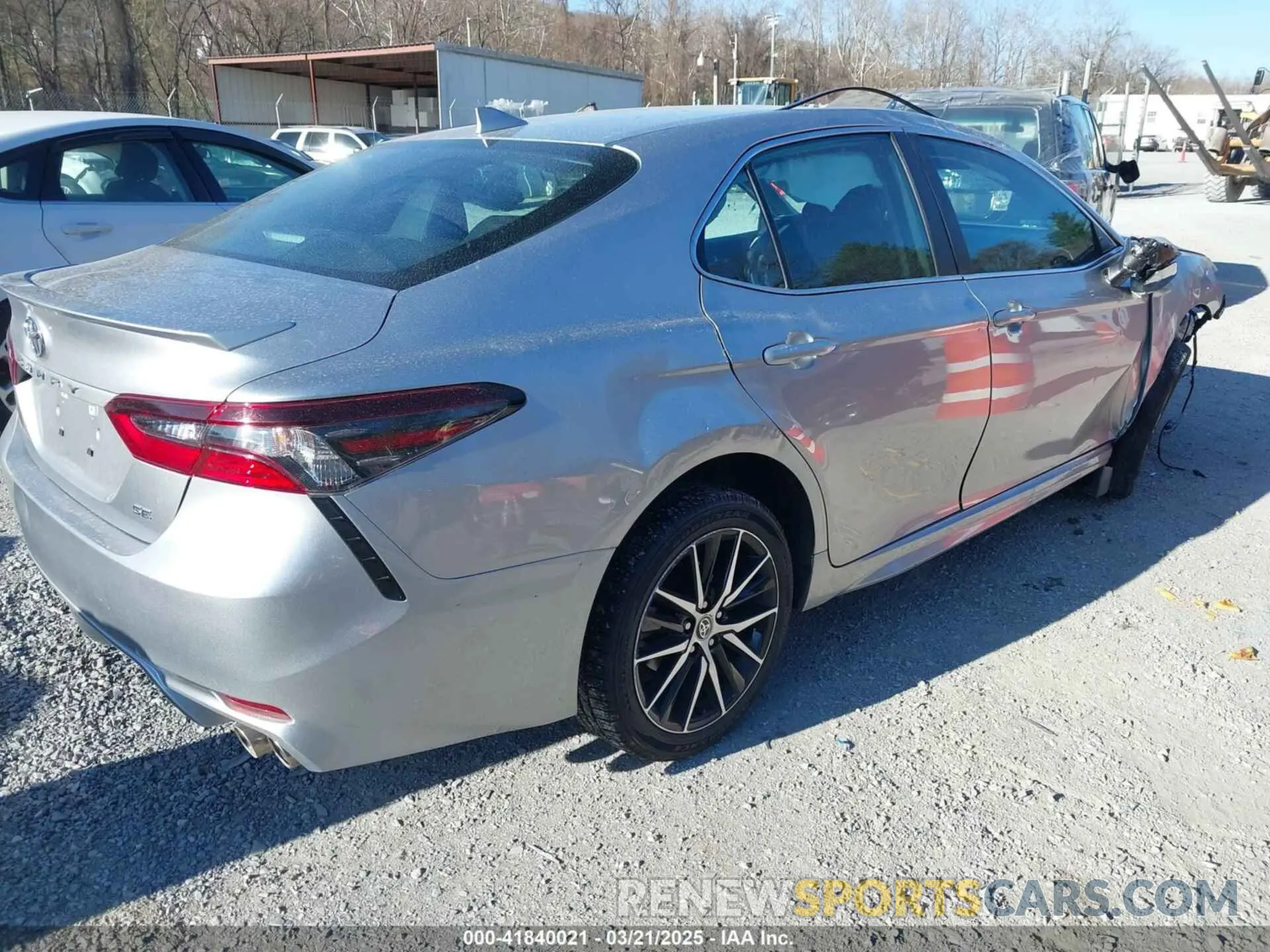4 fotografías del automóvil dañado 4T1G11AK3PU720599 TOYOTA CAMRY 2023