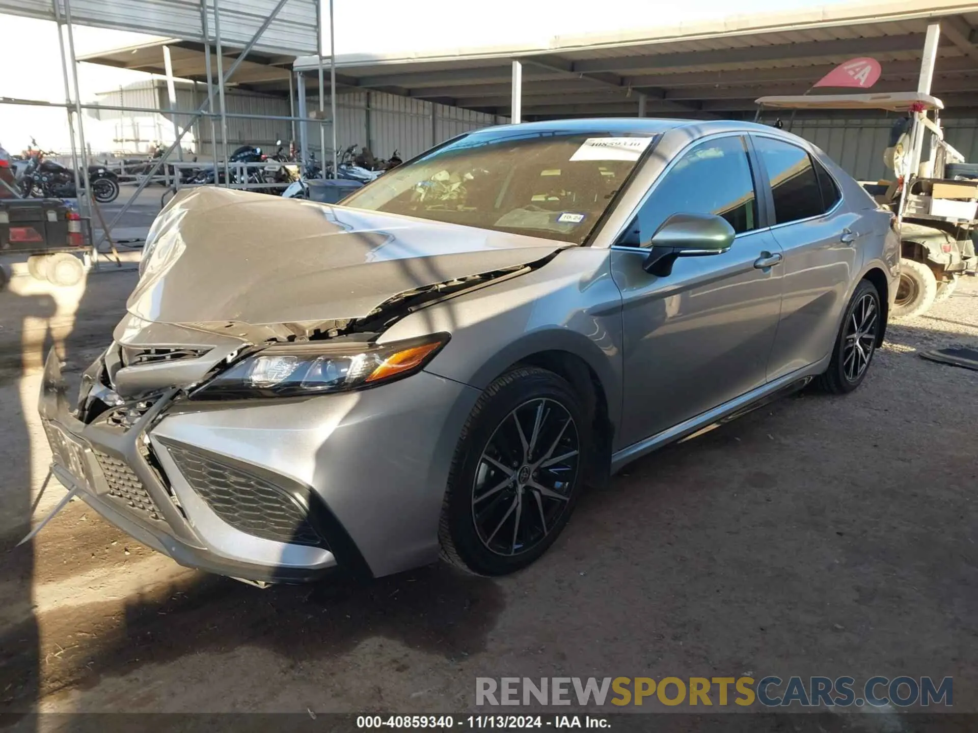 2 fotografías del automóvil dañado 4T1G11AK3PU741470 TOYOTA CAMRY 2023