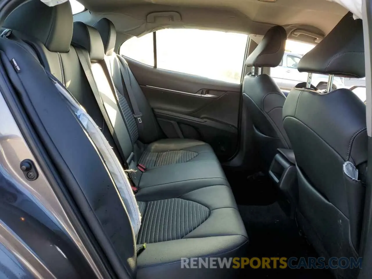 10 fotografías del automóvil dañado 4T1G11AK3PU769155 TOYOTA CAMRY 2023