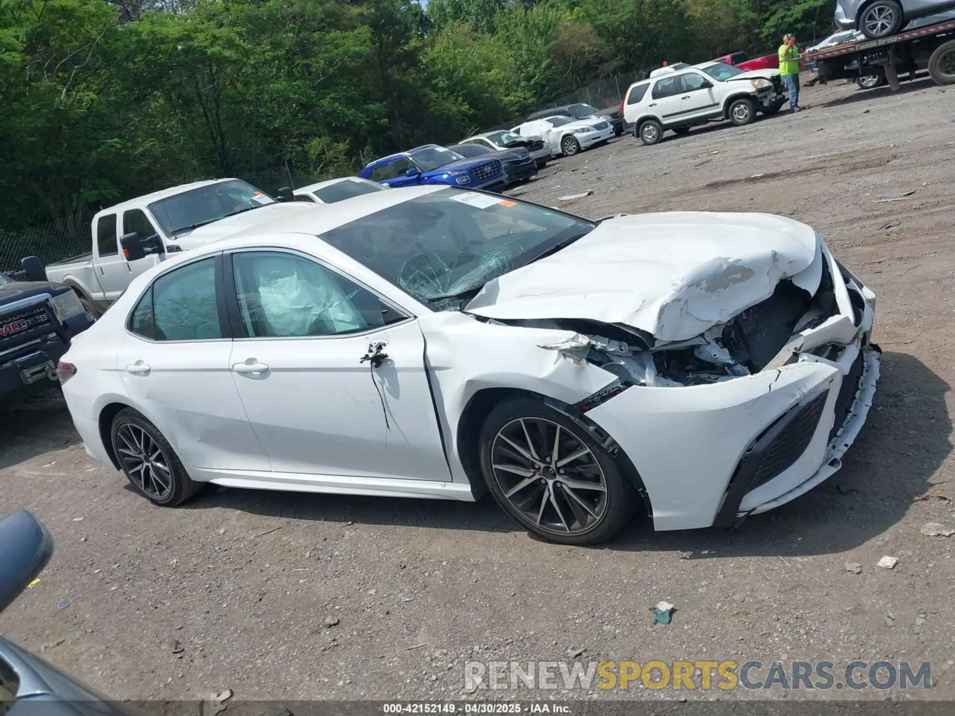 13 fotografías del automóvil dañado 4T1G11AK3PU784979 TOYOTA CAMRY 2023