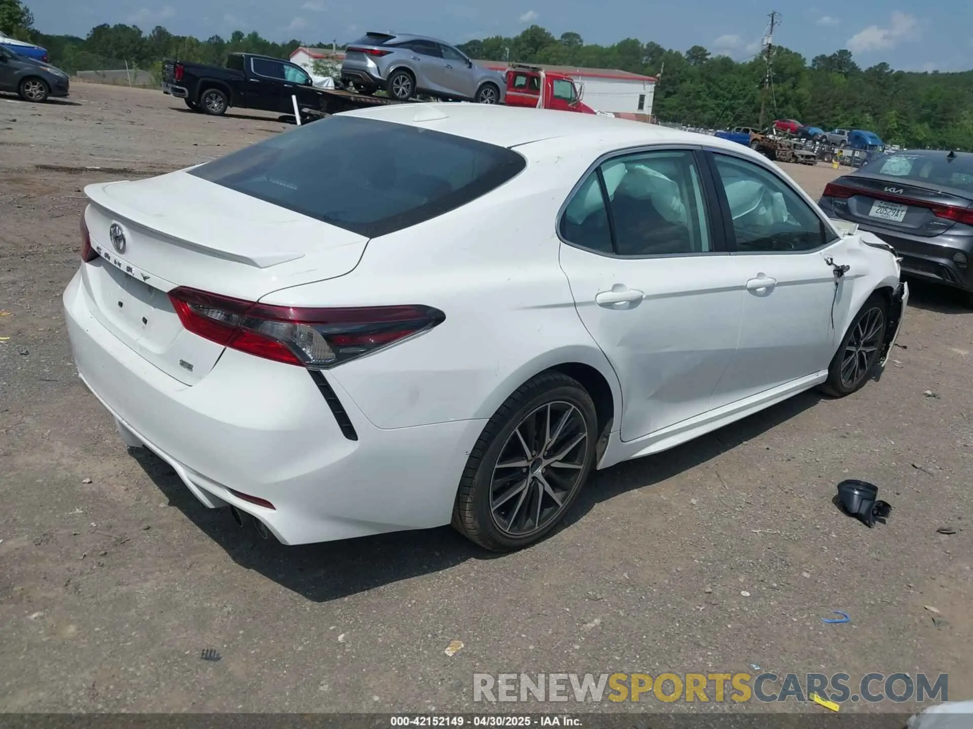 4 fotografías del automóvil dañado 4T1G11AK3PU784979 TOYOTA CAMRY 2023