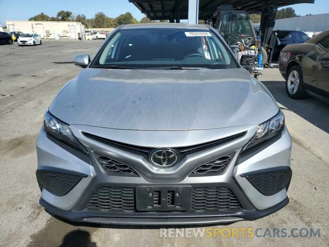 5 fotografías del automóvil dañado 4T1G11AK3PU800355 TOYOTA CAMRY 2023