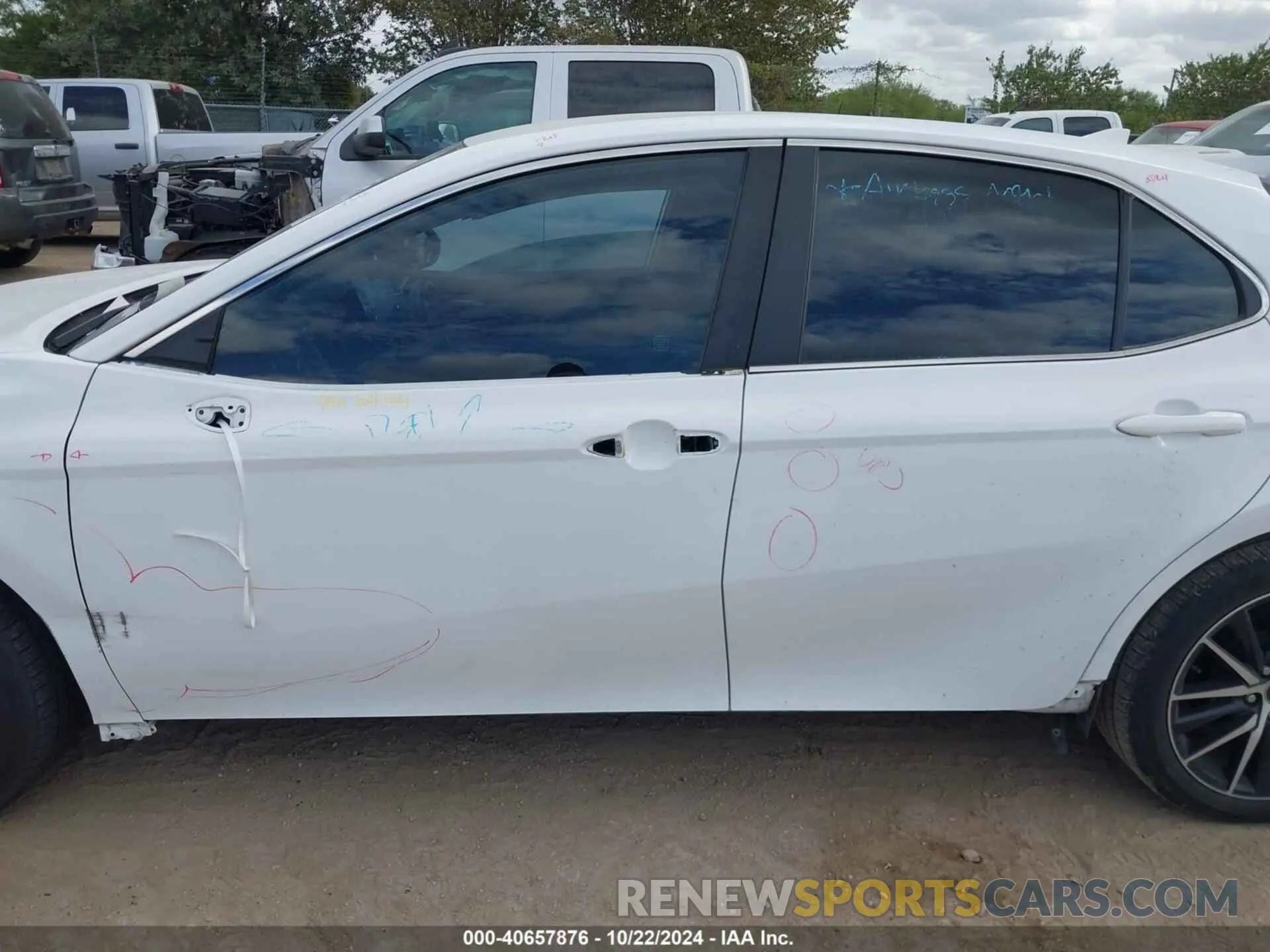 15 fotografías del automóvil dañado 4T1G11AK3PU818242 TOYOTA CAMRY 2023