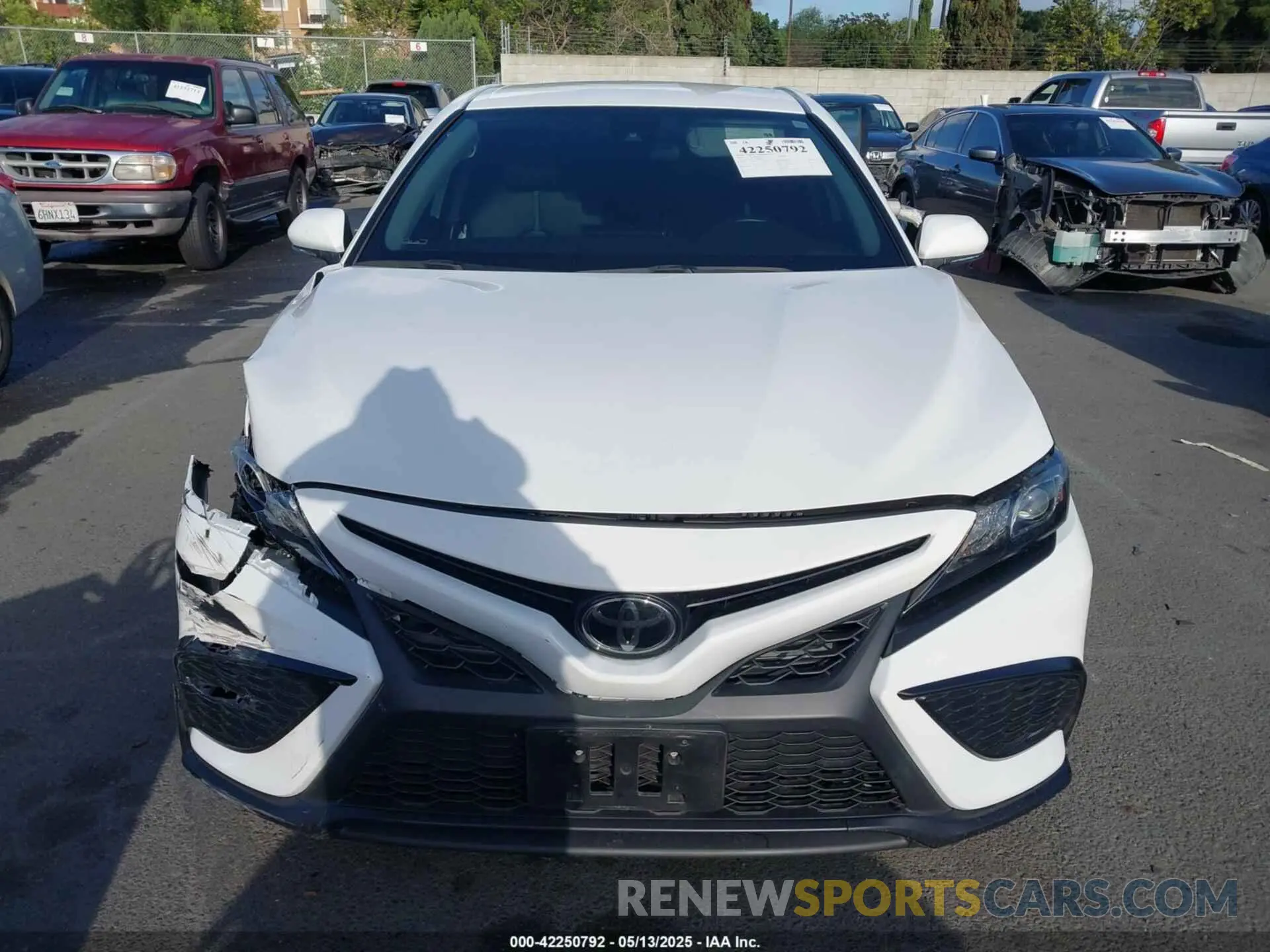 11 fotografías del automóvil dañado 4T1G11AK4PU148829 TOYOTA CAMRY 2023