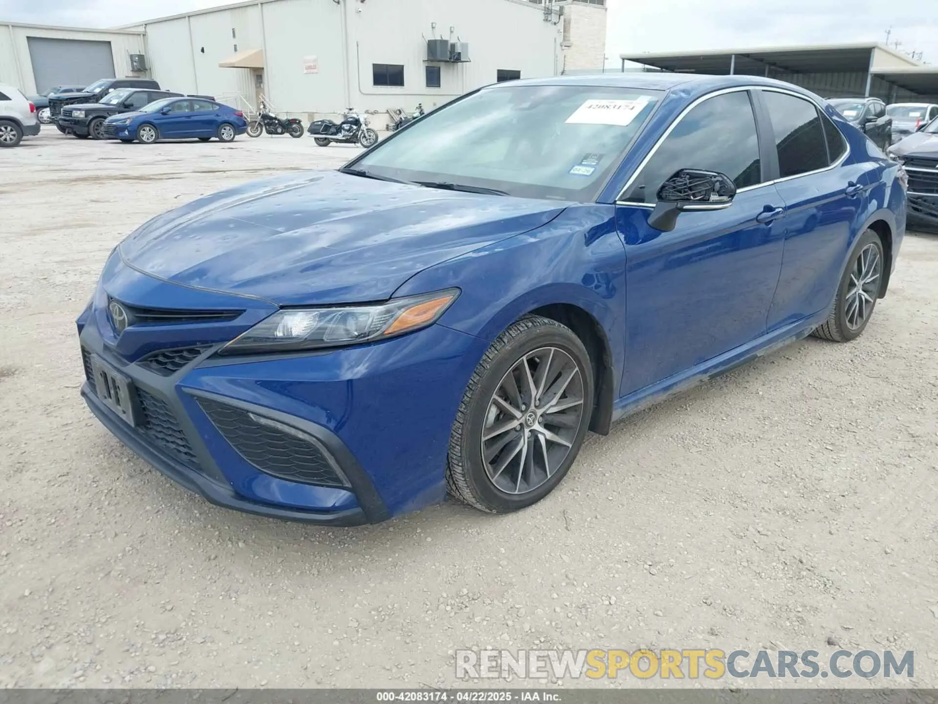 2 fotografías del automóvil dañado 4T1G11AK4PU157272 TOYOTA CAMRY 2023