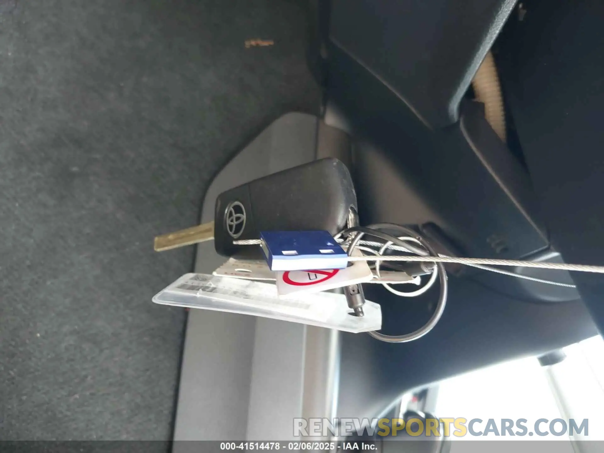 11 fotografías del automóvil dañado 4T1G11AK4PU160009 TOYOTA CAMRY 2023