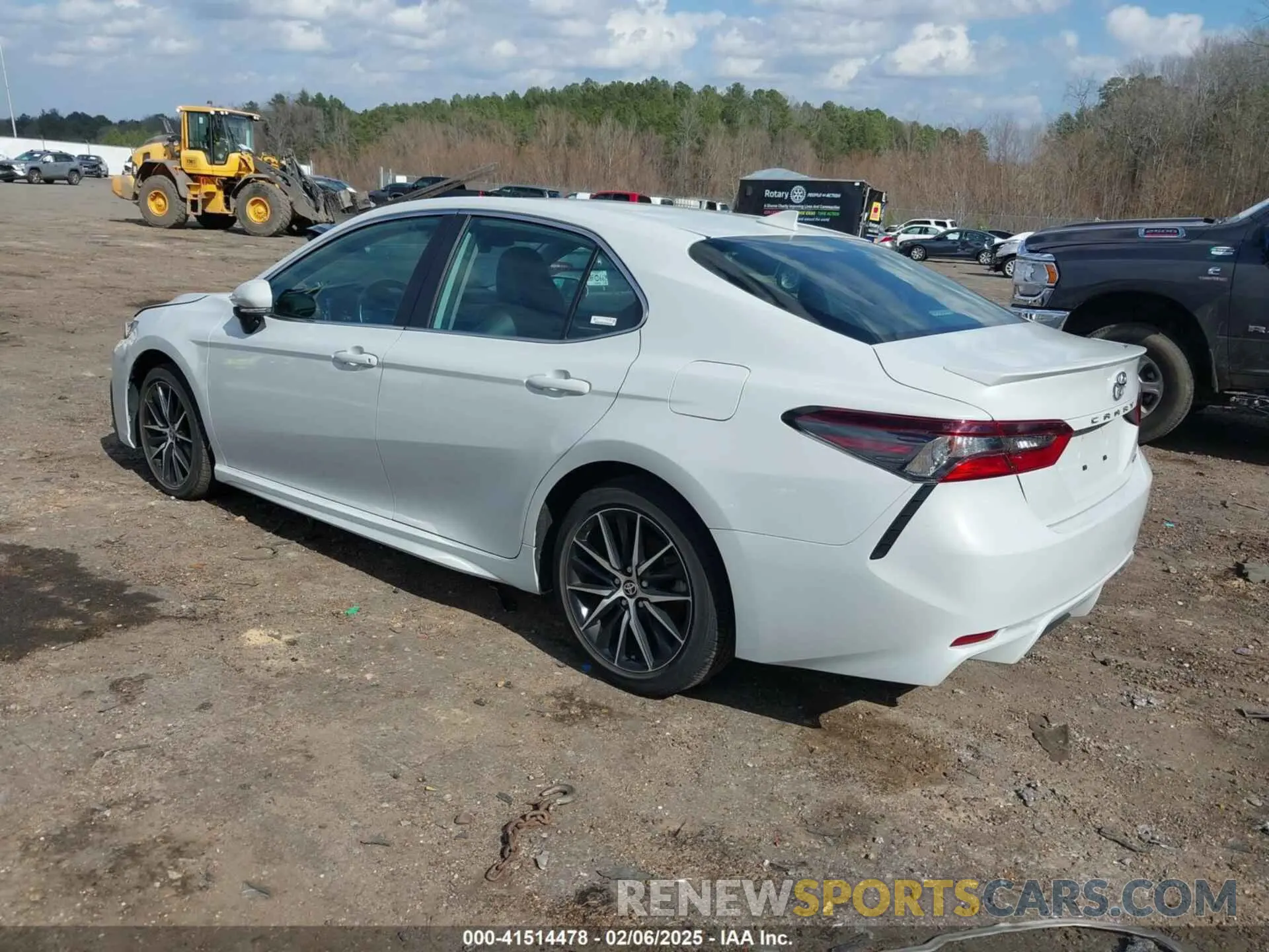 3 fotografías del automóvil dañado 4T1G11AK4PU160009 TOYOTA CAMRY 2023