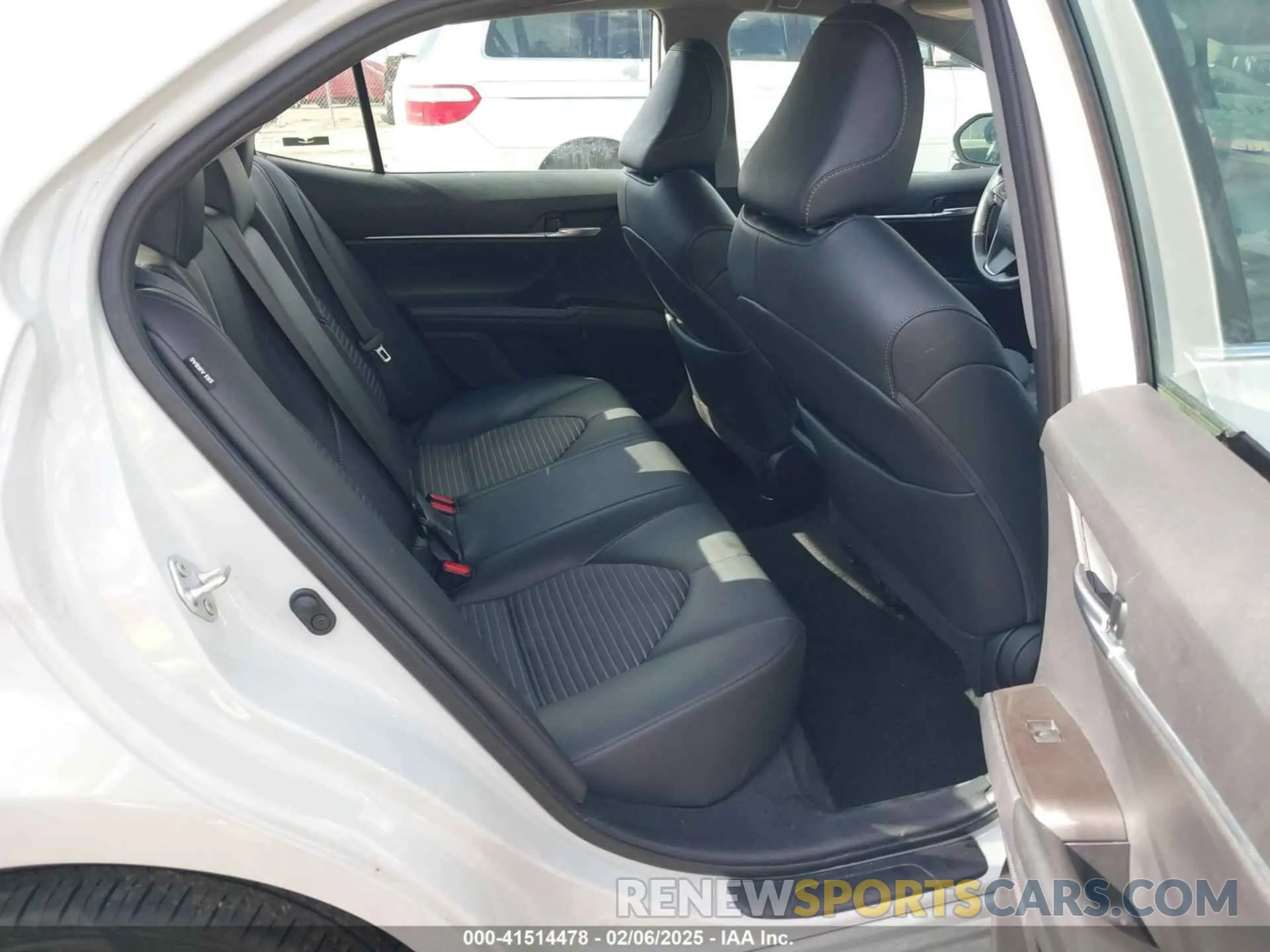 8 fotografías del automóvil dañado 4T1G11AK4PU160009 TOYOTA CAMRY 2023