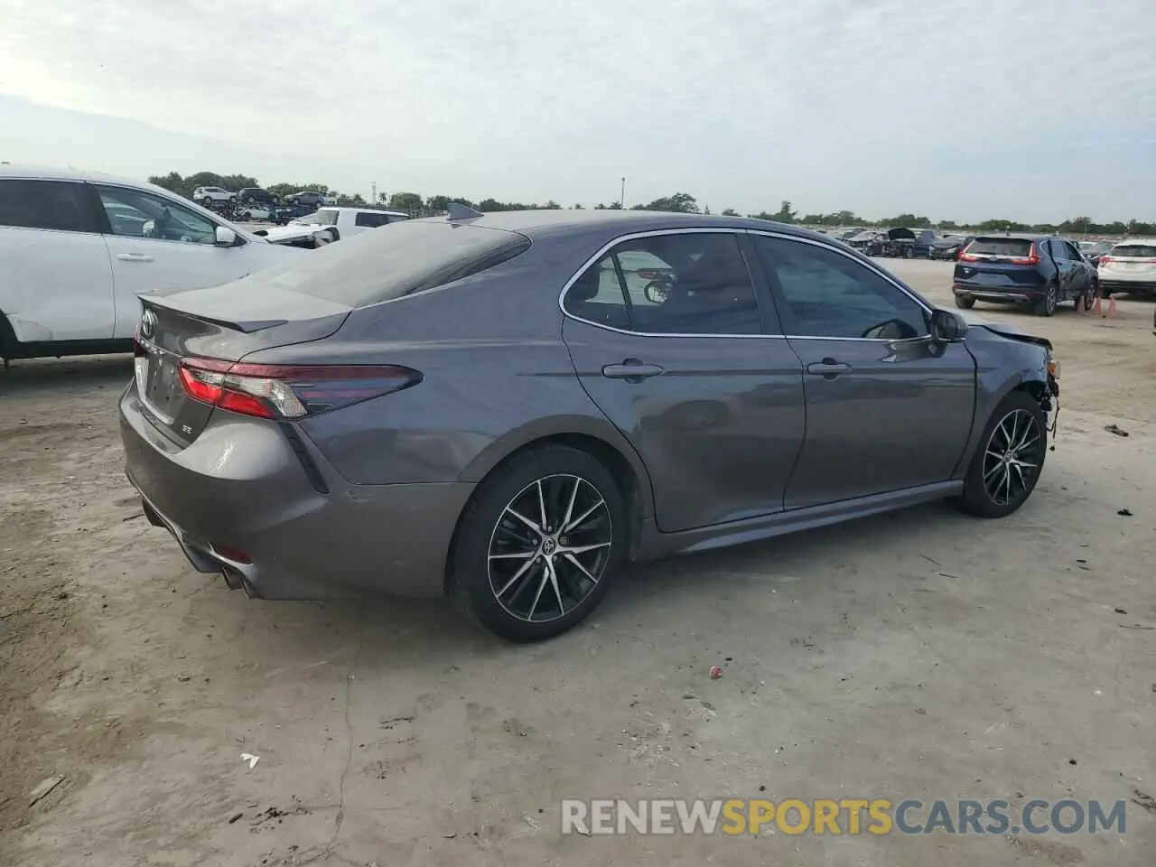 3 fotografías del automóvil dañado 4T1G11AK4PU732969 TOYOTA CAMRY 2023