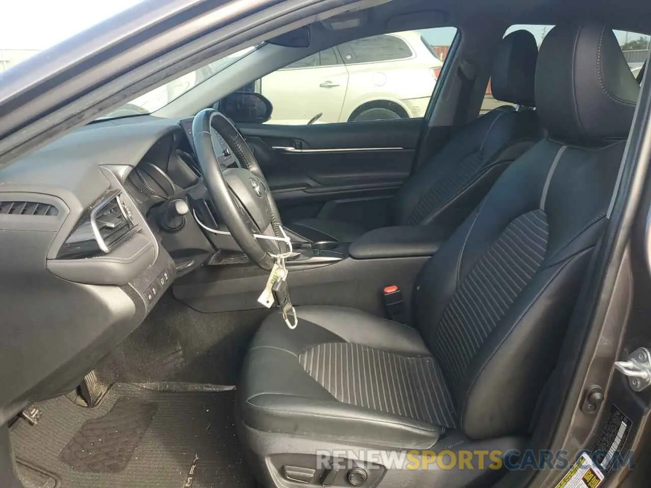 7 fotografías del automóvil dañado 4T1G11AK4PU732969 TOYOTA CAMRY 2023