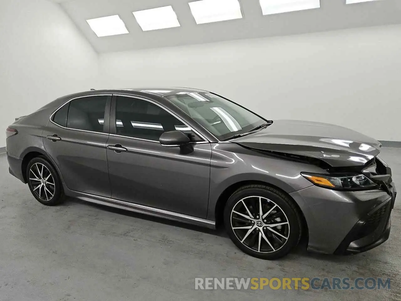 4 fotografías del automóvil dañado 4T1G11AK4PU733698 TOYOTA CAMRY 2023