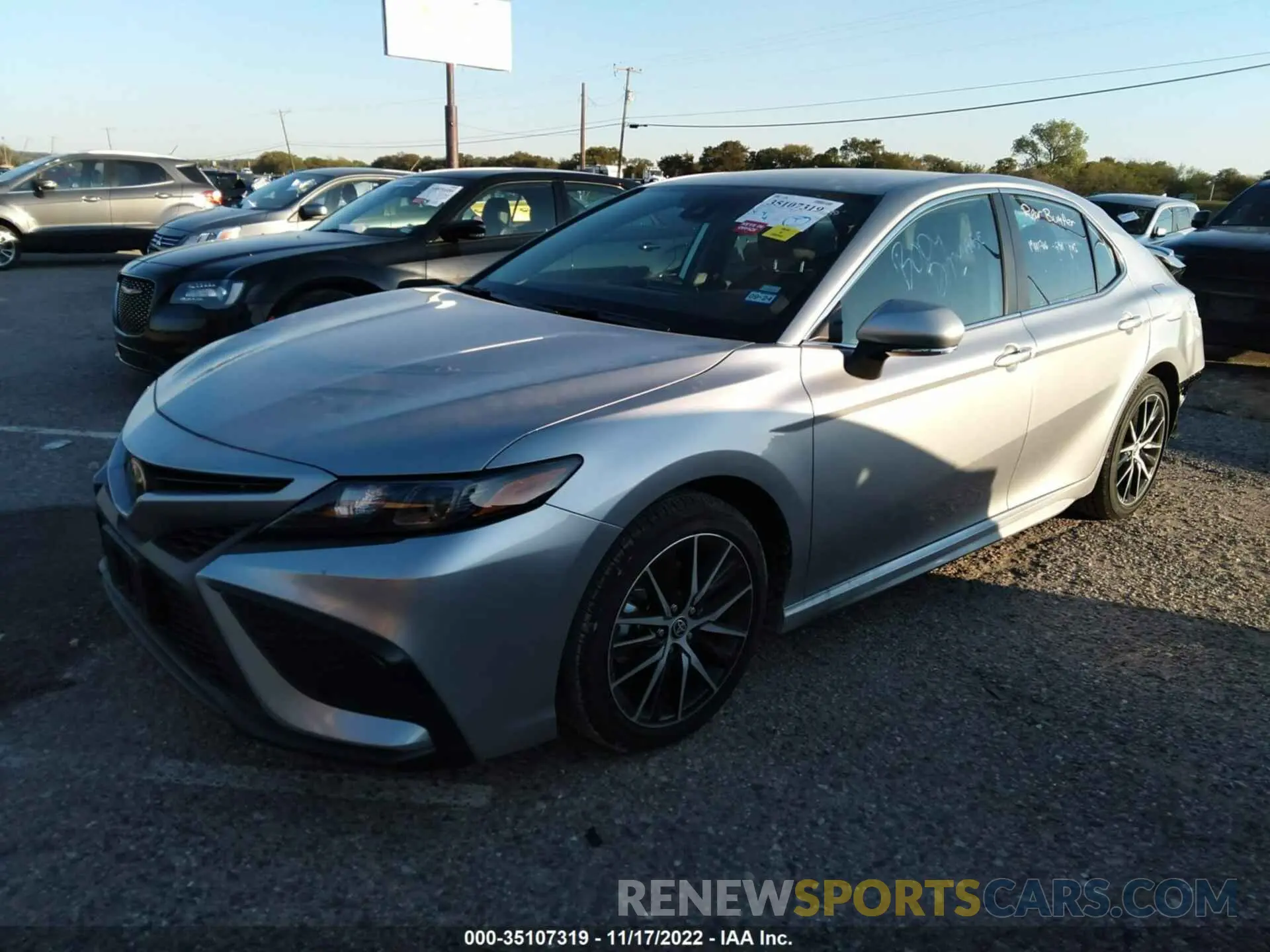 2 fotografías del automóvil dañado 4T1G11AK4PU736536 TOYOTA CAMRY 2023