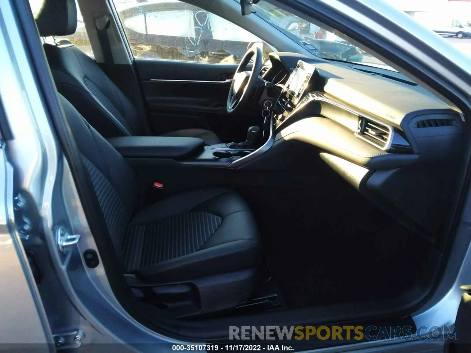 5 fotografías del automóvil dañado 4T1G11AK4PU736536 TOYOTA CAMRY 2023