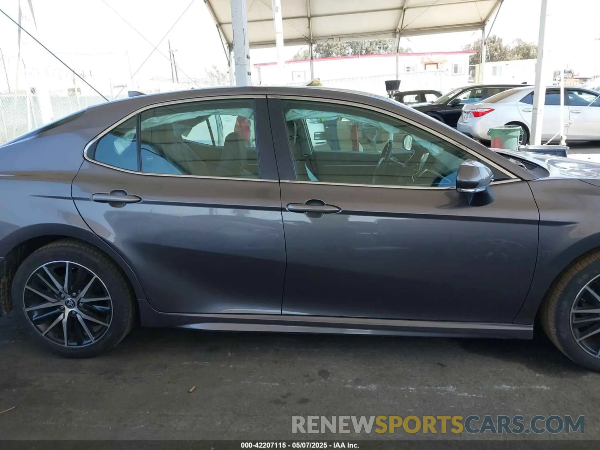 13 fotografías del automóvil dañado 4T1G11AK4PU747116 TOYOTA CAMRY 2023