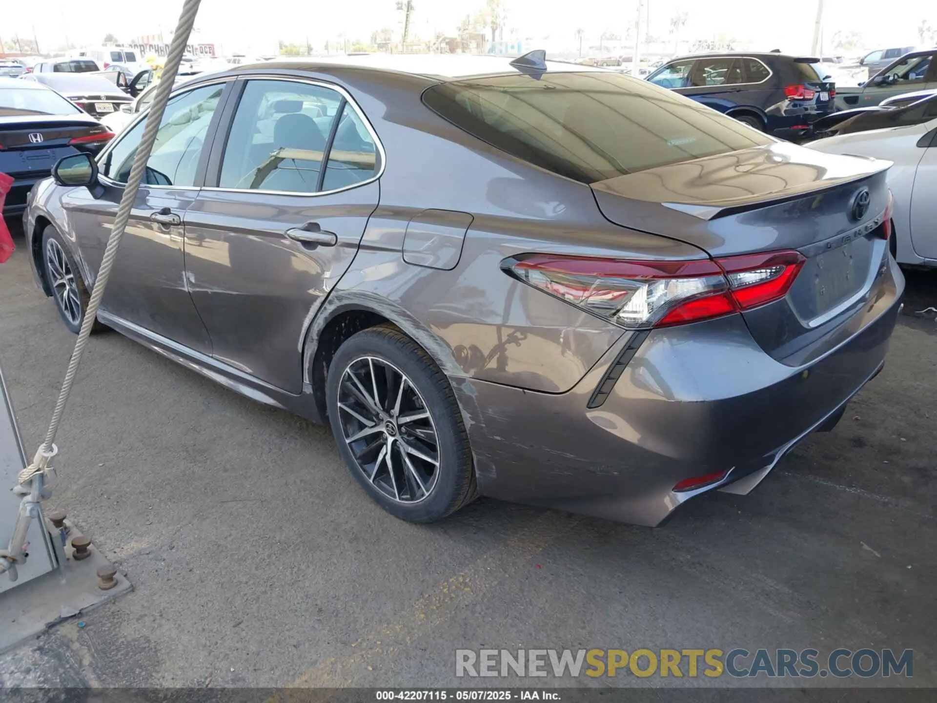 3 fotografías del automóvil dañado 4T1G11AK4PU747116 TOYOTA CAMRY 2023