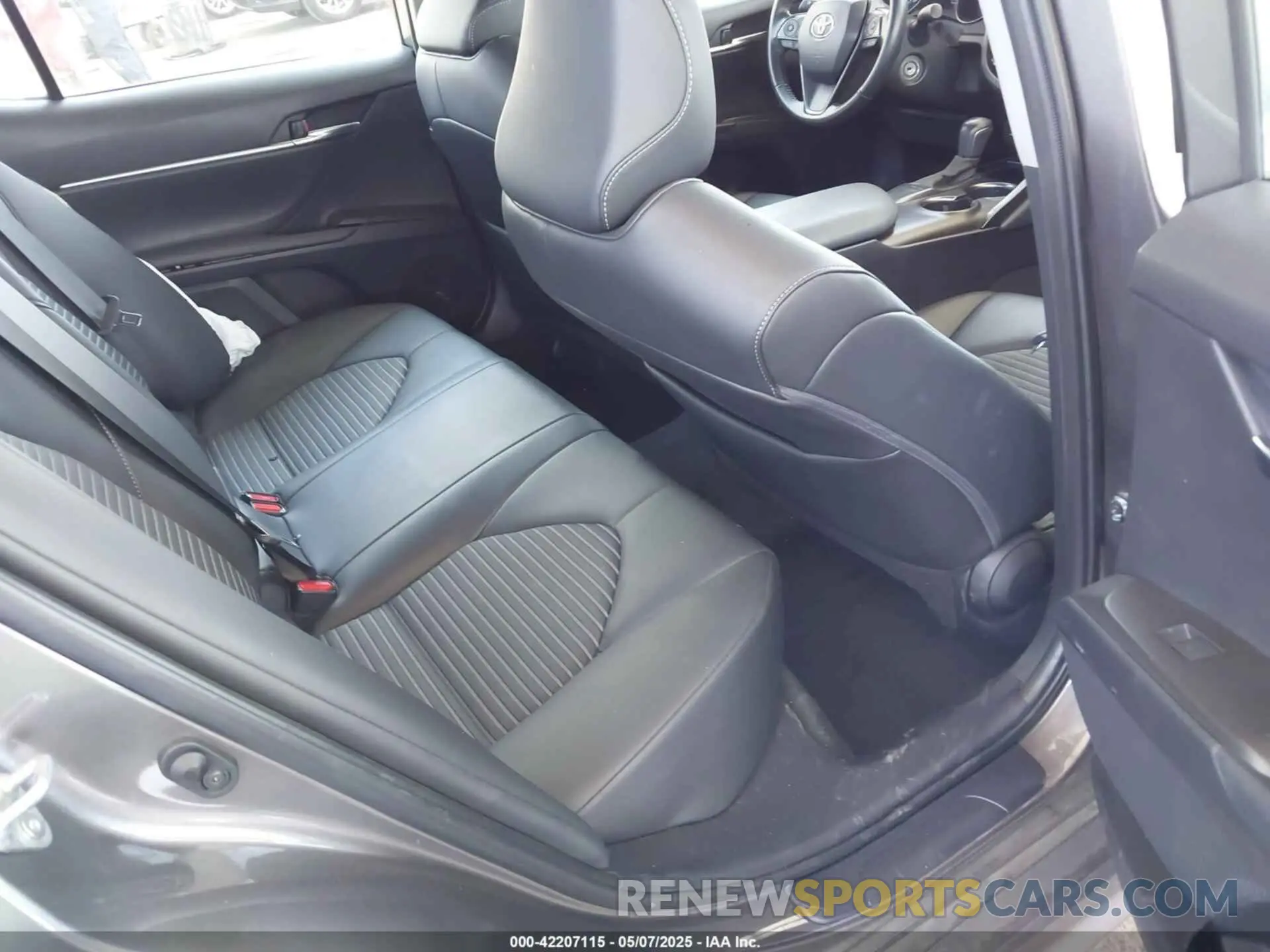 8 fotografías del automóvil dañado 4T1G11AK4PU747116 TOYOTA CAMRY 2023