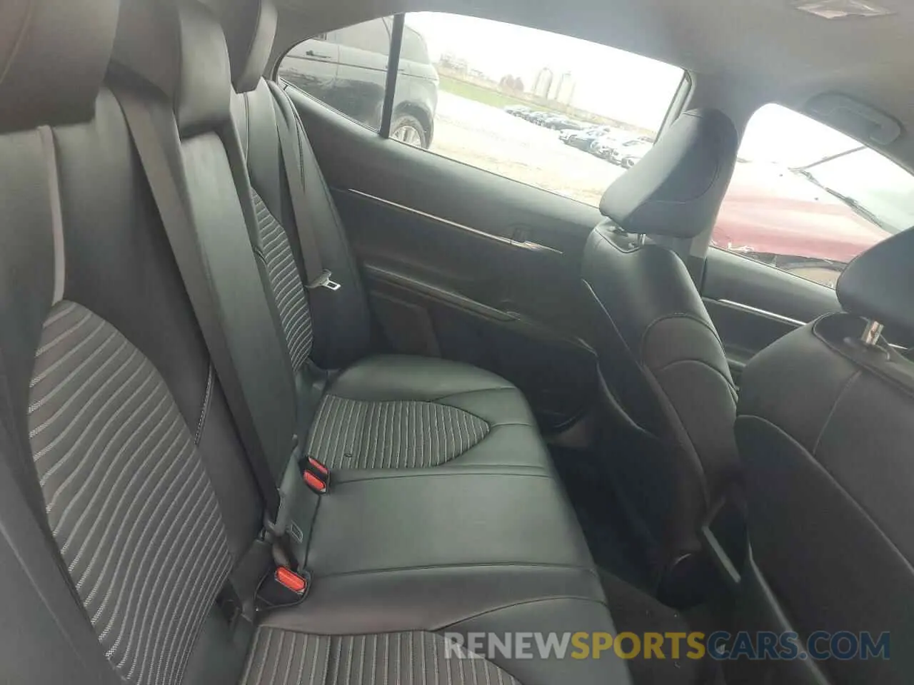 10 fotografías del automóvil dañado 4T1G11AK4PU747309 TOYOTA CAMRY 2023