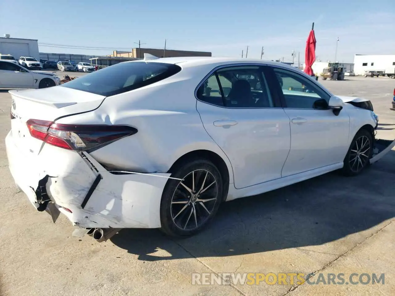 3 fotografías del automóvil dañado 4T1G11AK4PU779726 TOYOTA CAMRY 2023