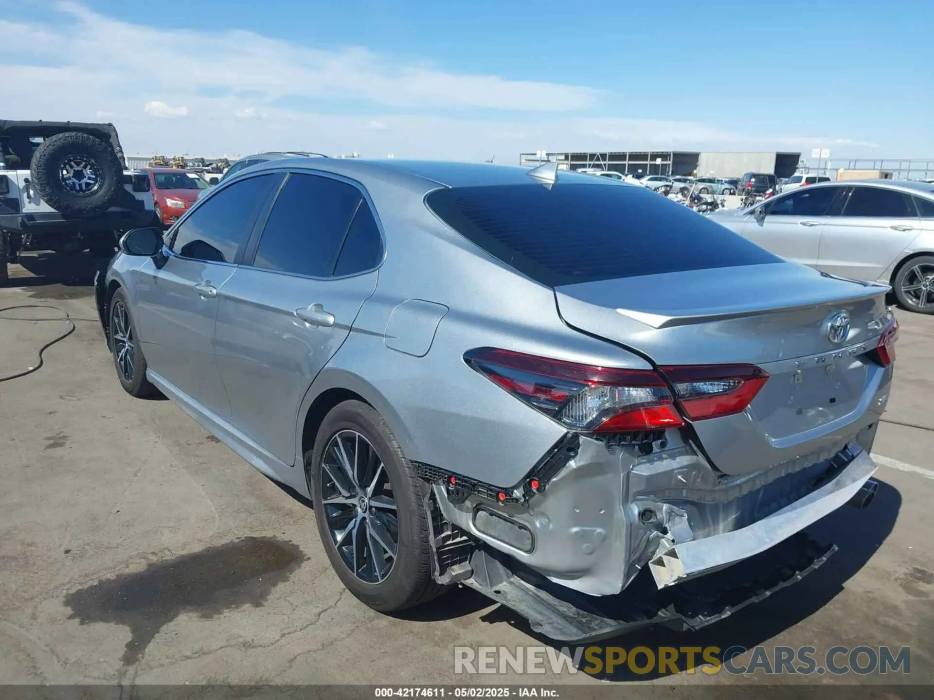 3 fotografías del automóvil dañado 4T1G11AK4PU781248 TOYOTA CAMRY 2023