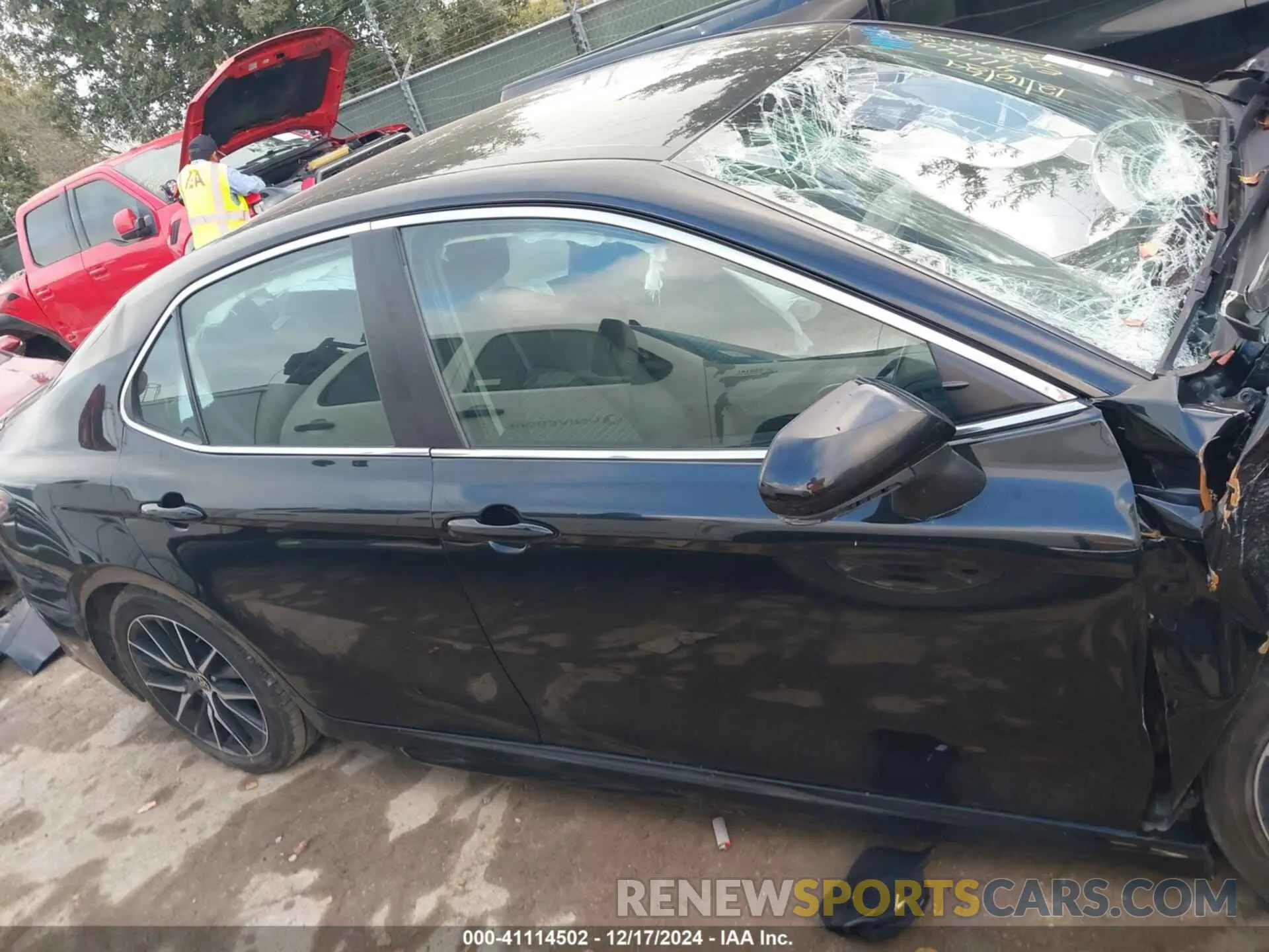 14 fotografías del automóvil dañado 4T1G11AK4PU800140 TOYOTA CAMRY 2023