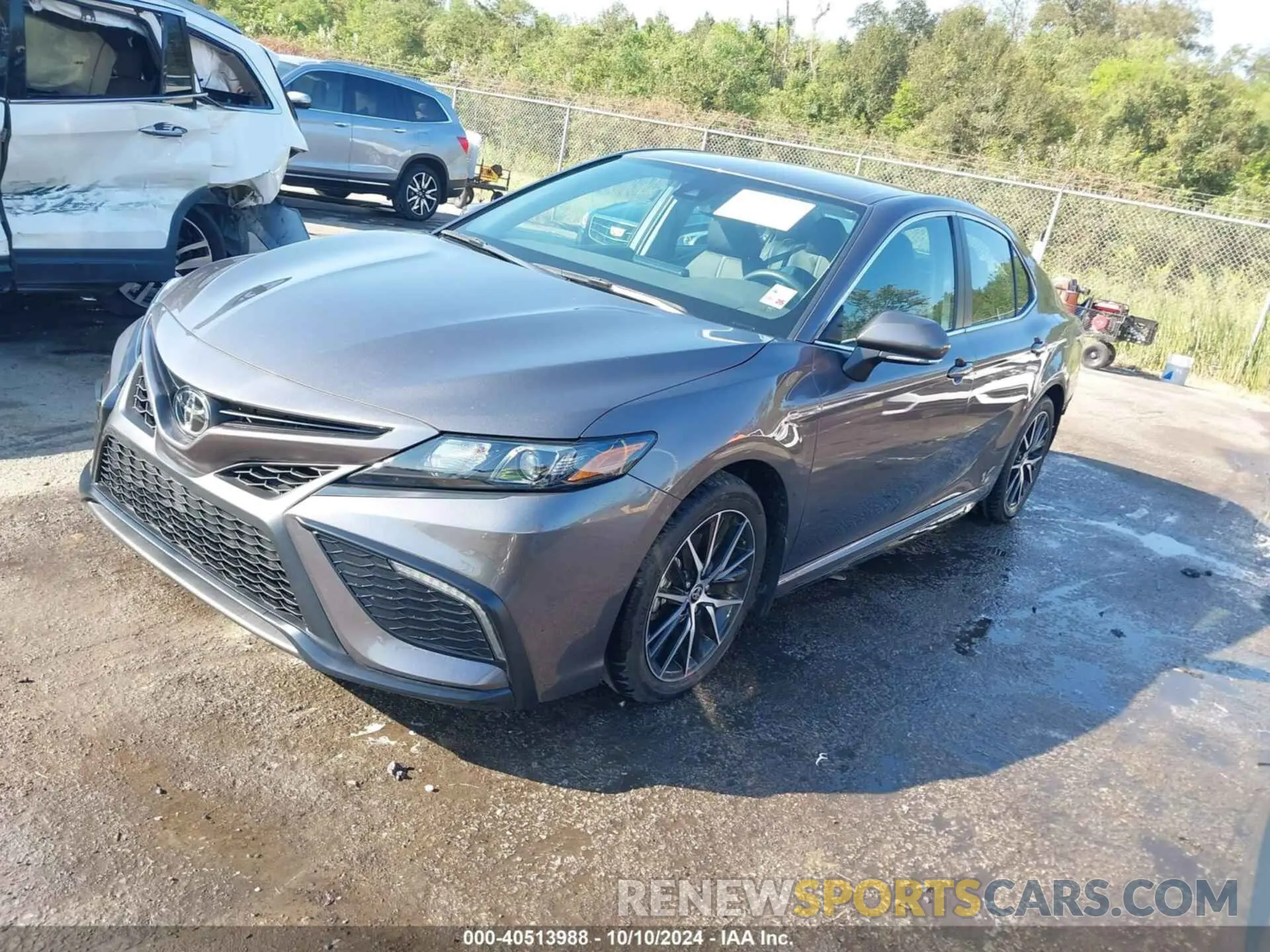 2 fotografías del automóvil dañado 4T1G11AK4PU816922 TOYOTA CAMRY 2023
