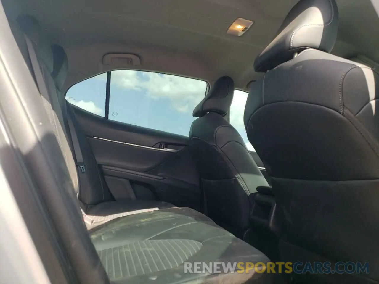 10 fotografías del automóvil dañado 4T1G11AK4PU817584 TOYOTA CAMRY 2023