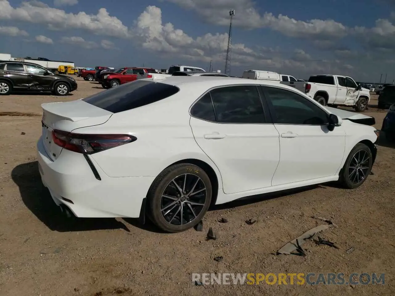 3 fotografías del automóvil dañado 4T1G11AK4PU817584 TOYOTA CAMRY 2023