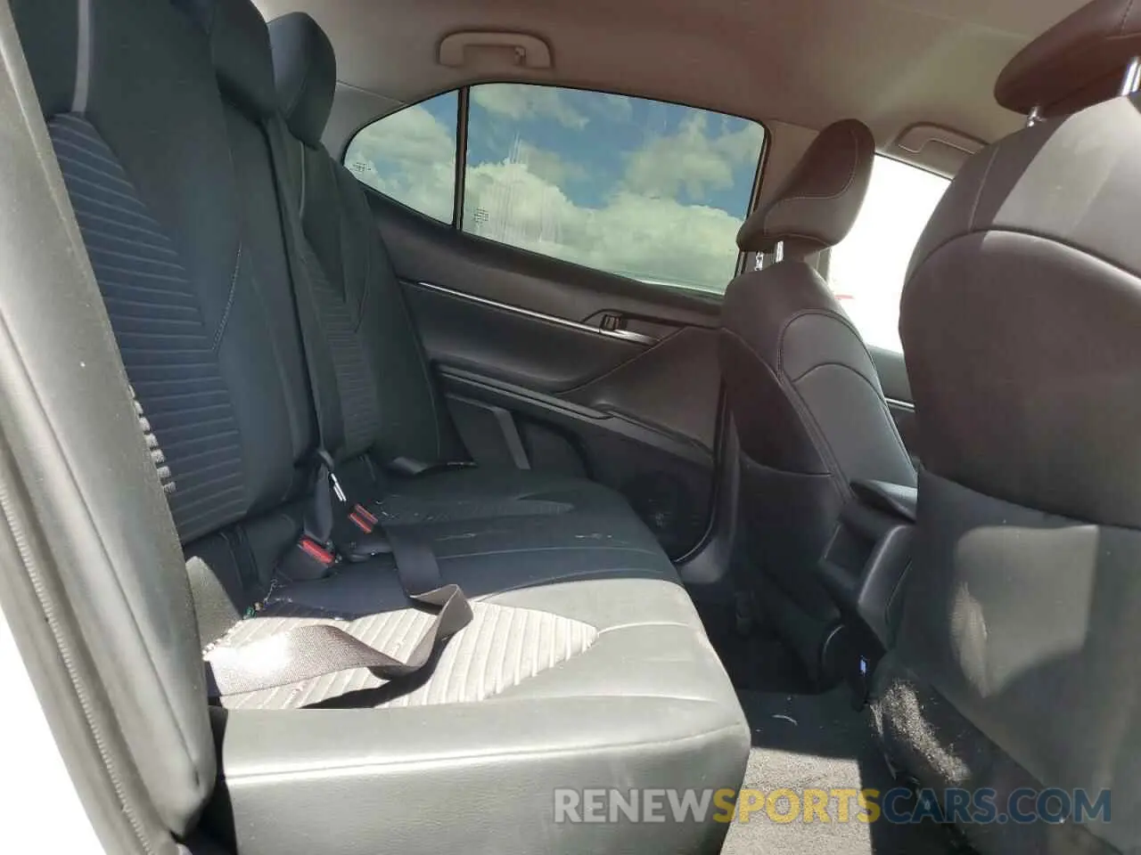 10 fotografías del automóvil dañado 4T1G11AK5PU131571 TOYOTA CAMRY 2023