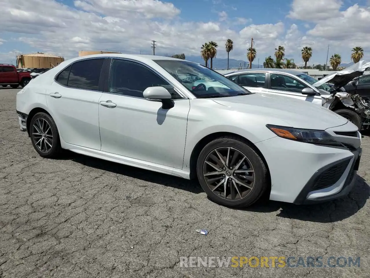 4 fotografías del automóvil dañado 4T1G11AK5PU131571 TOYOTA CAMRY 2023