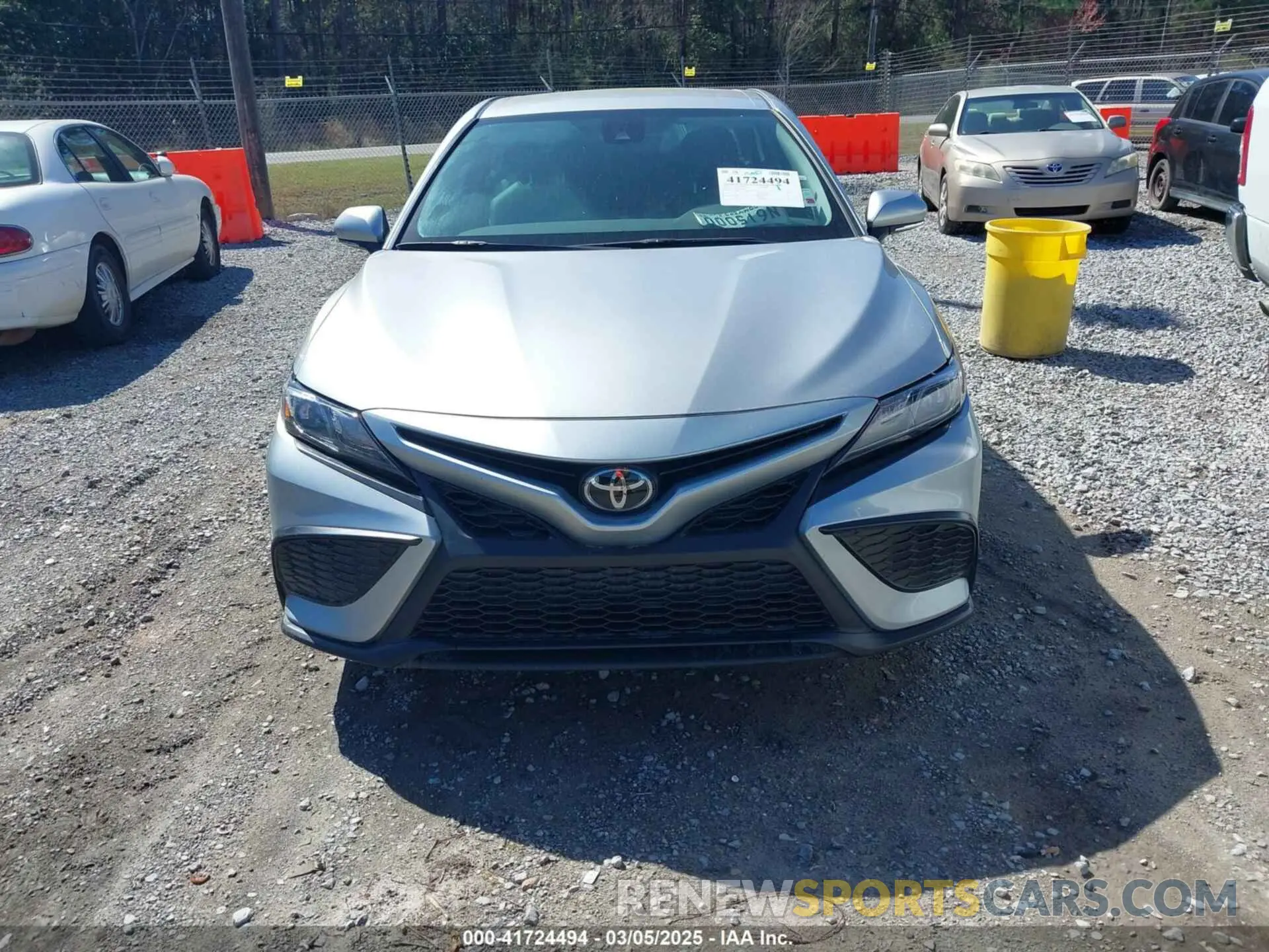 12 fotografías del automóvil dañado 4T1G11AK5PU149181 TOYOTA CAMRY 2023