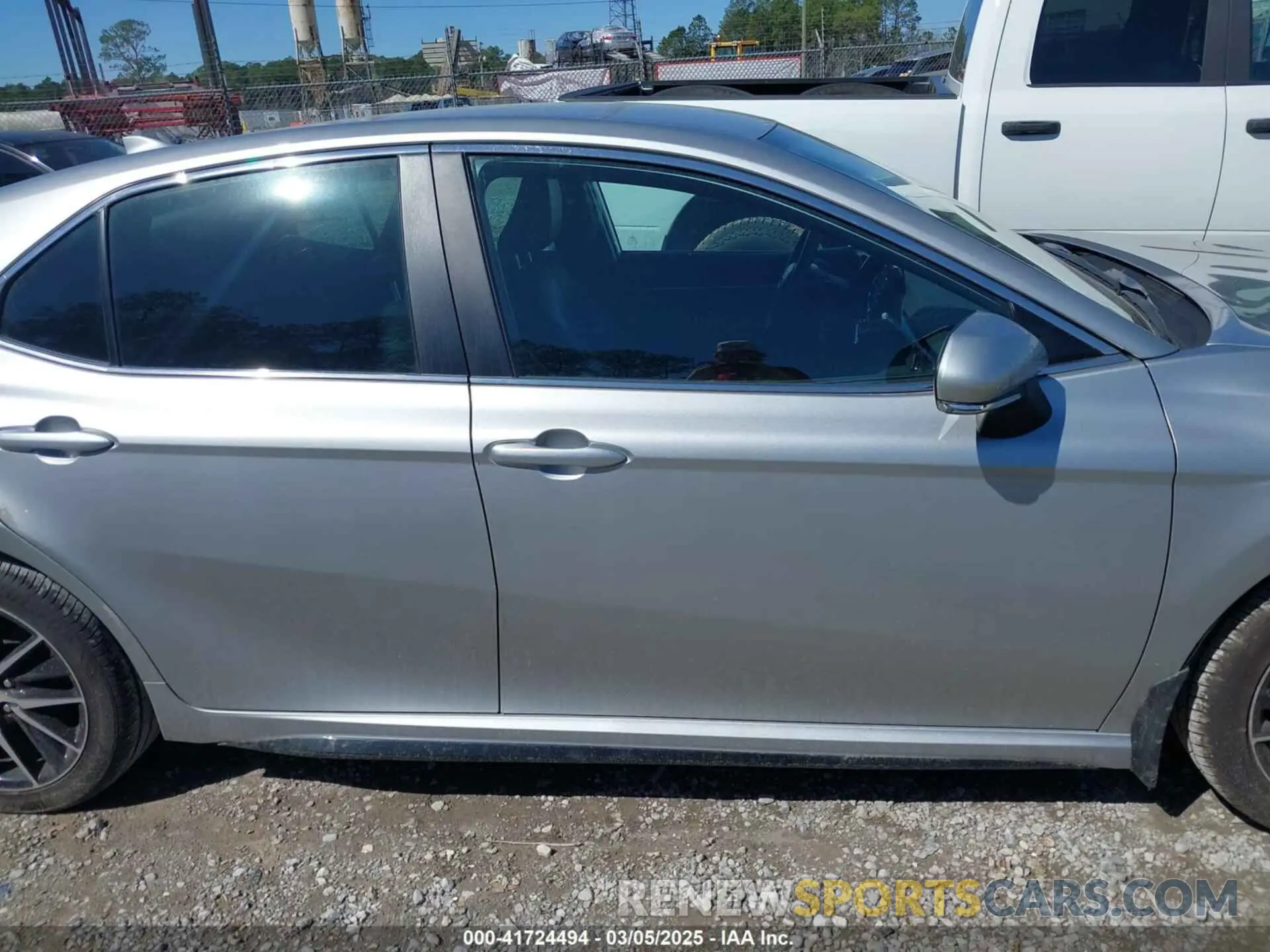 13 fotografías del automóvil dañado 4T1G11AK5PU149181 TOYOTA CAMRY 2023