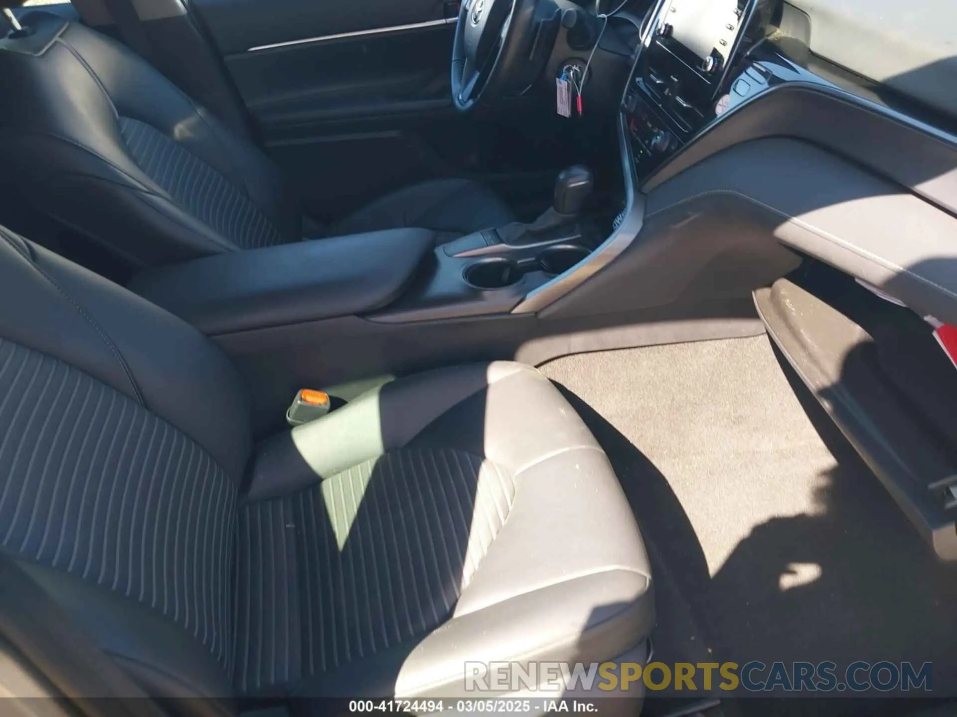 5 fotografías del automóvil dañado 4T1G11AK5PU149181 TOYOTA CAMRY 2023