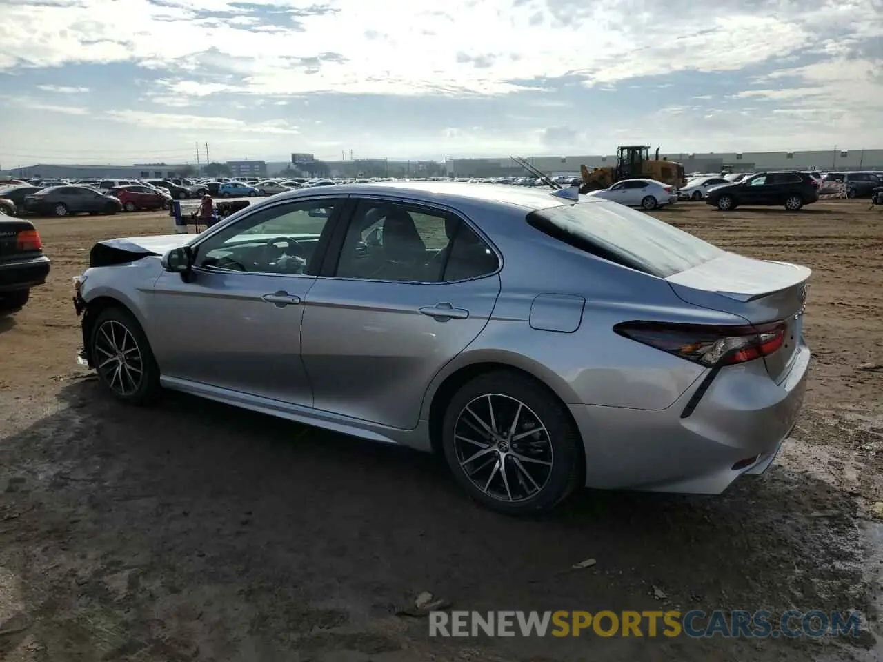 2 fotografías del automóvil dañado 4T1G11AK5PU728591 TOYOTA CAMRY 2023