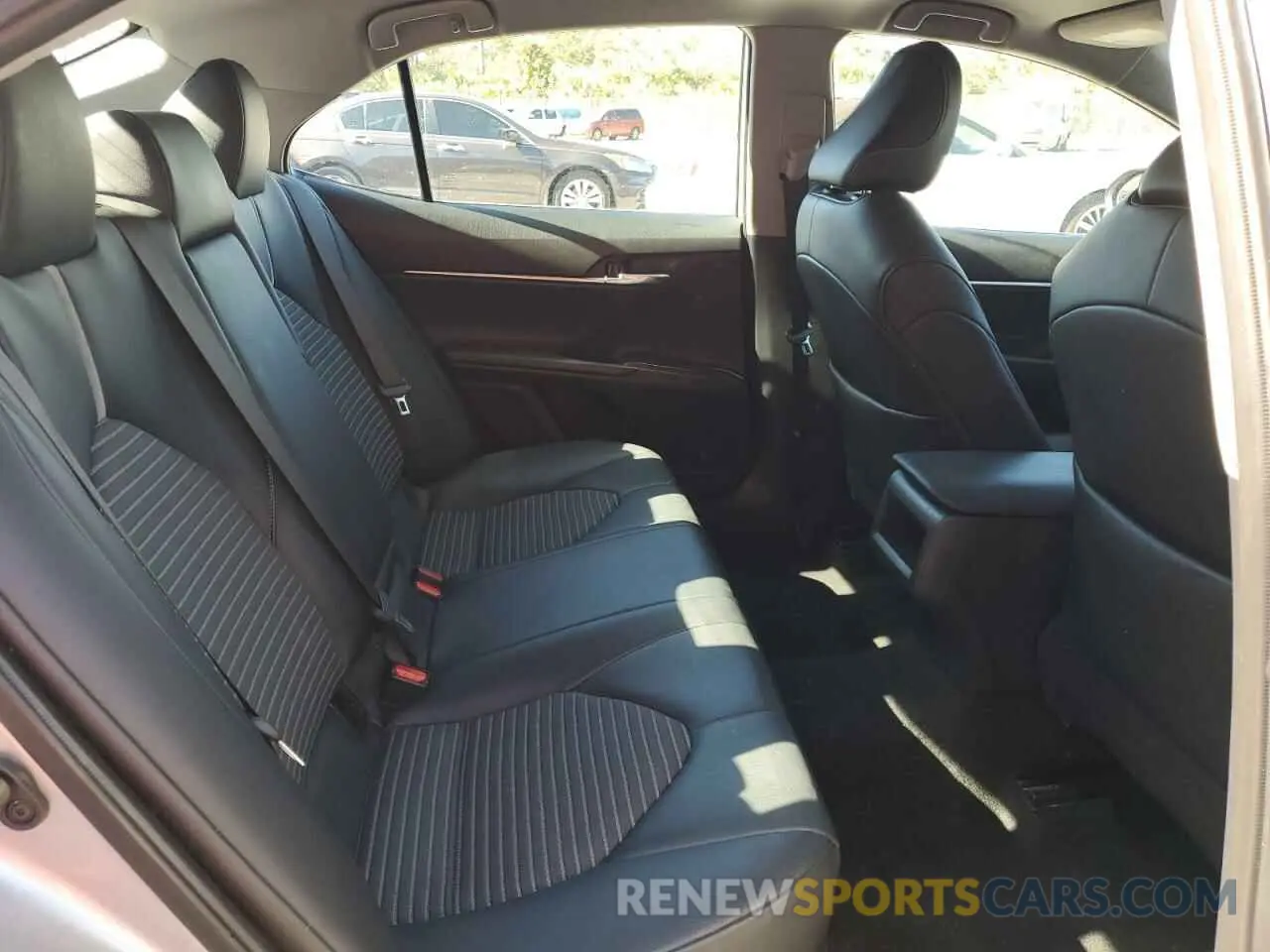 10 fotografías del automóvil dañado 4T1G11AK5PU737405 TOYOTA CAMRY 2023