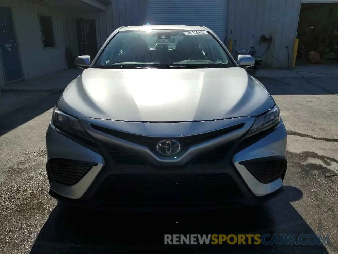 5 fotografías del automóvil dañado 4T1G11AK5PU737405 TOYOTA CAMRY 2023