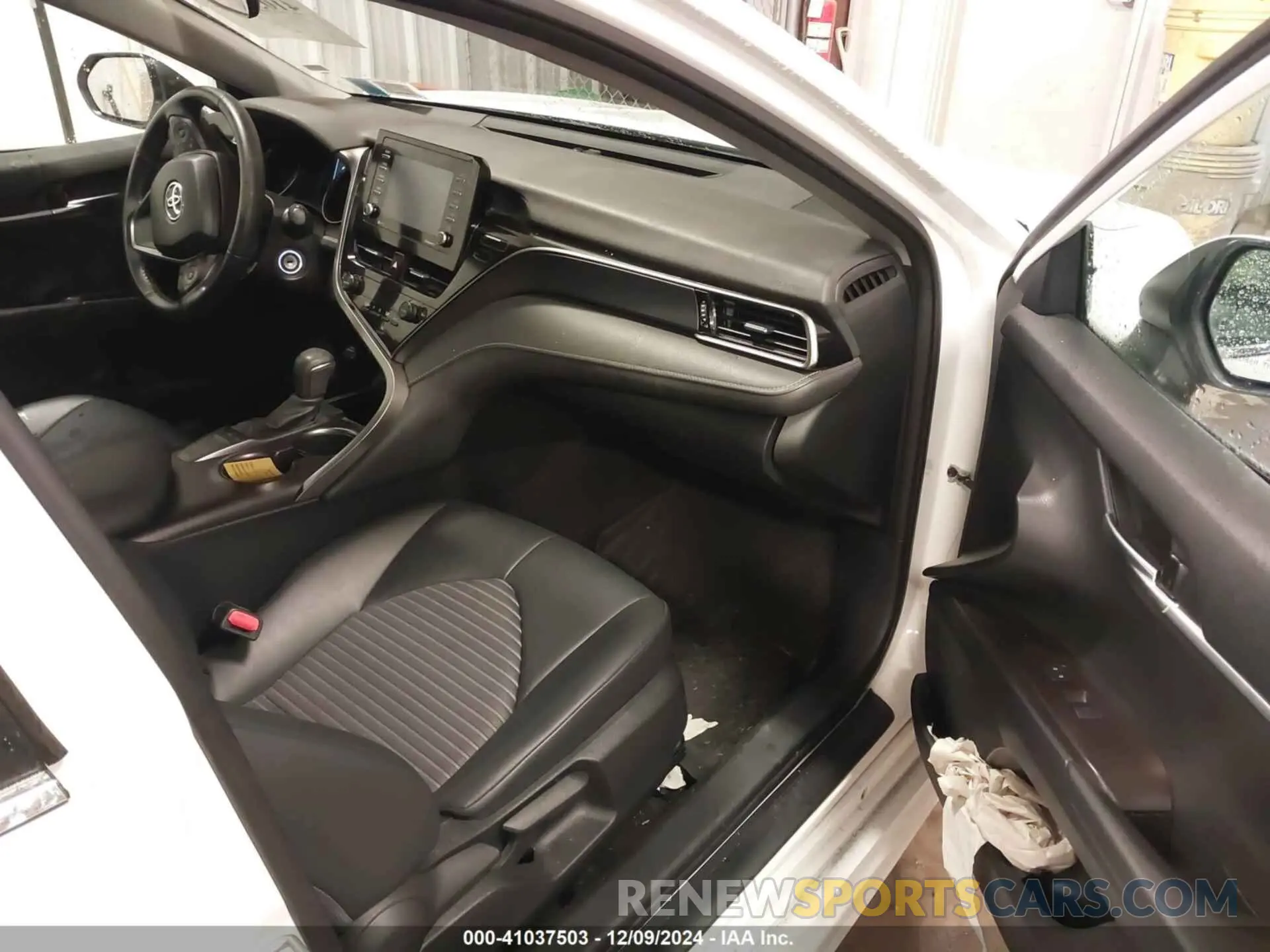 5 fotografías del automóvil dañado 4T1G11AK5PU744600 TOYOTA CAMRY 2023